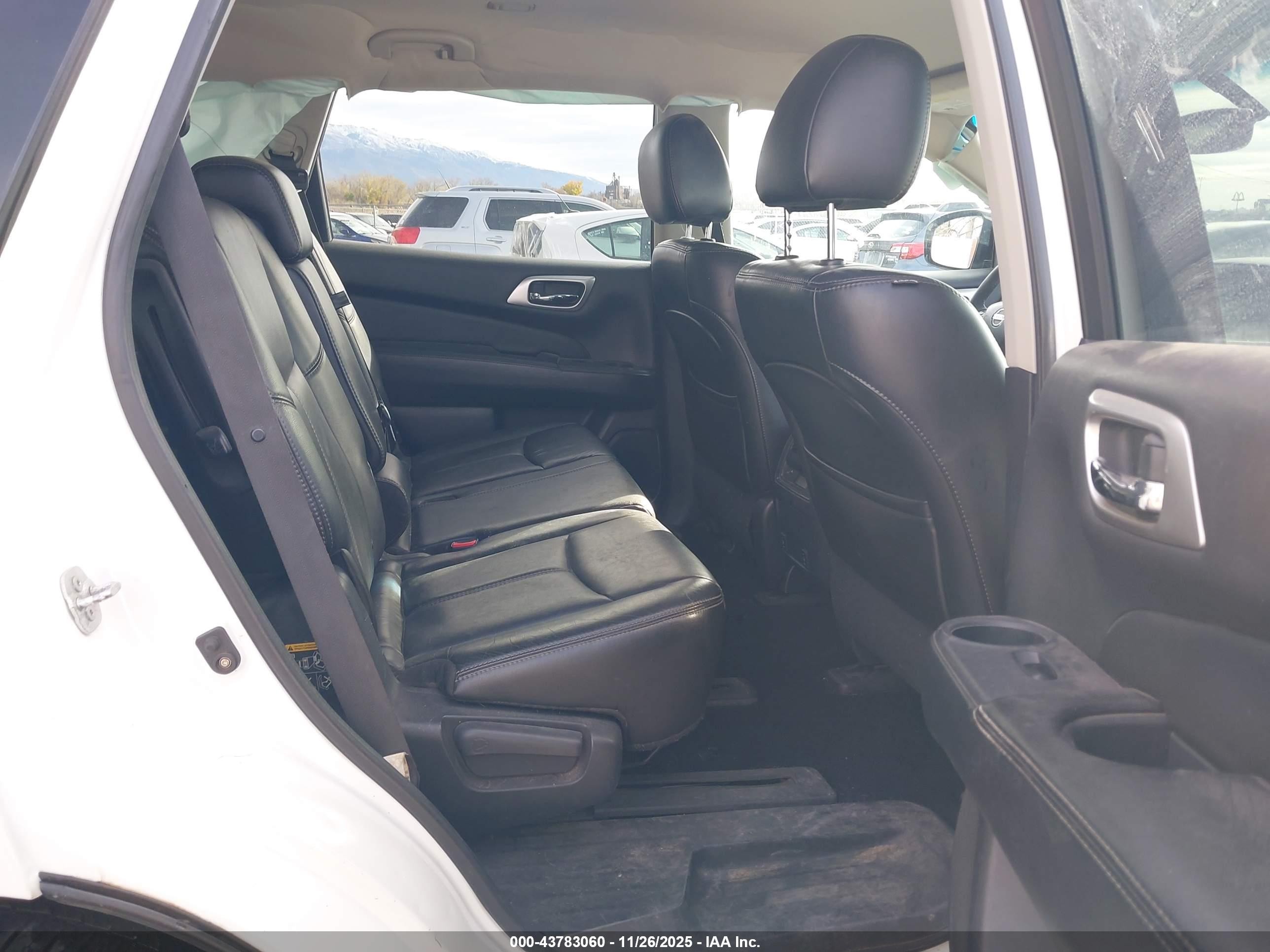 NISSAN PATHFINDER image 8