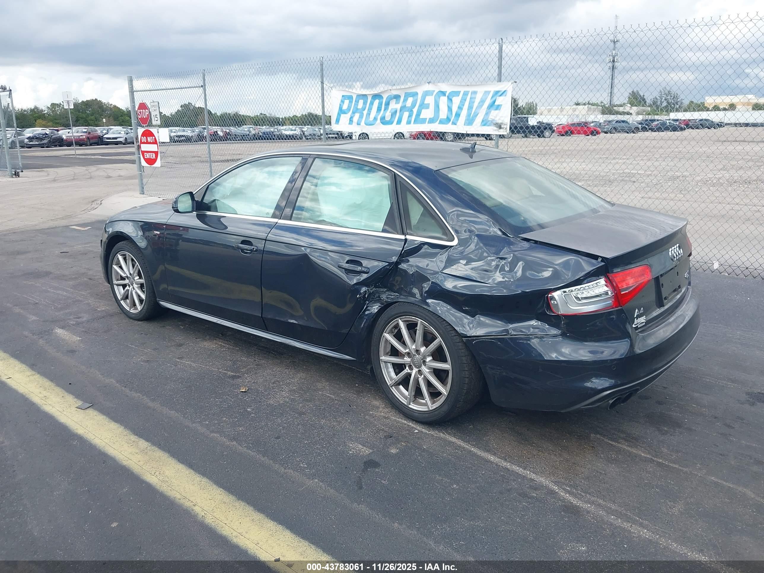 AUDI A4 image 3