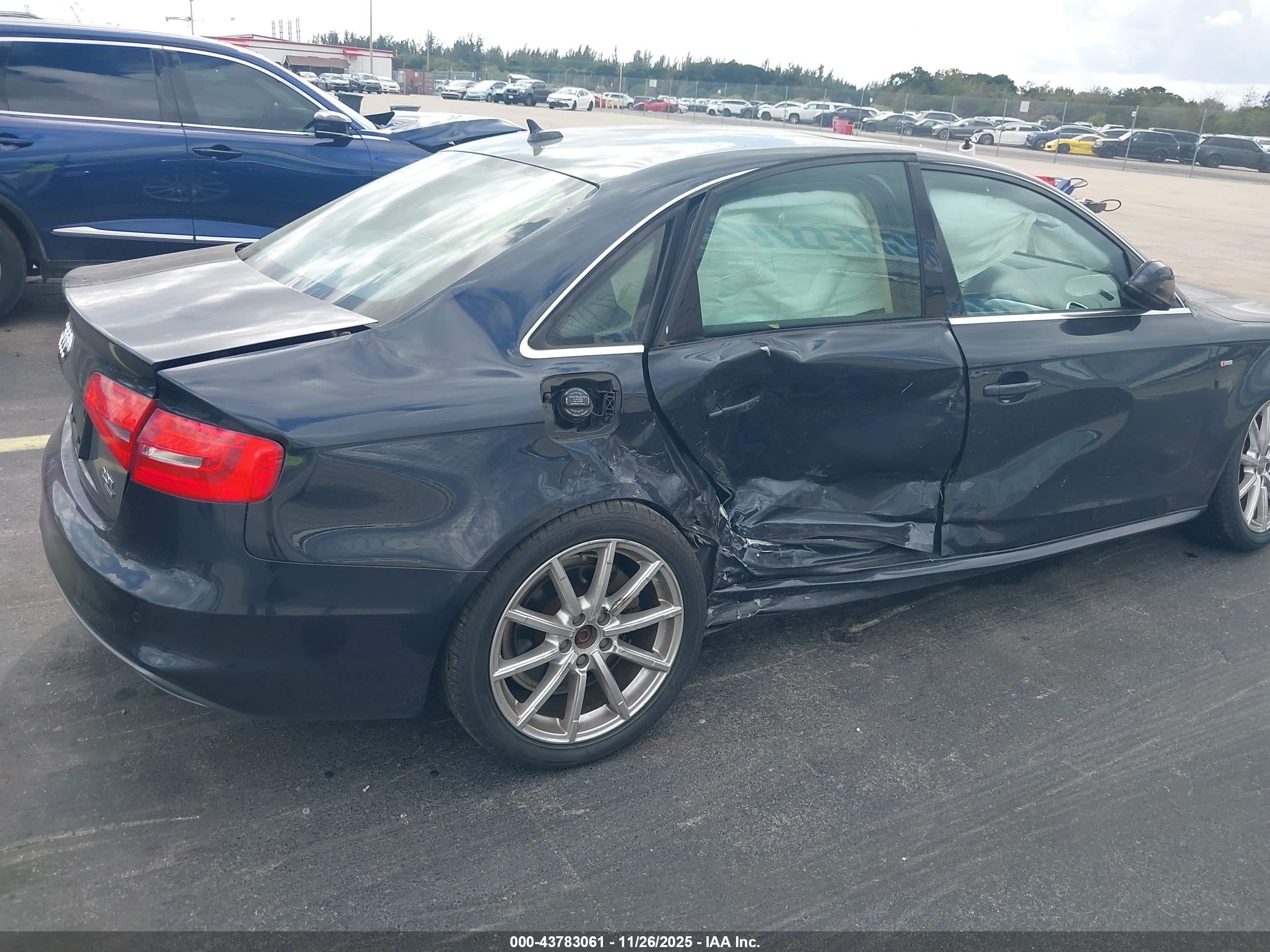 AUDI A4 image 6