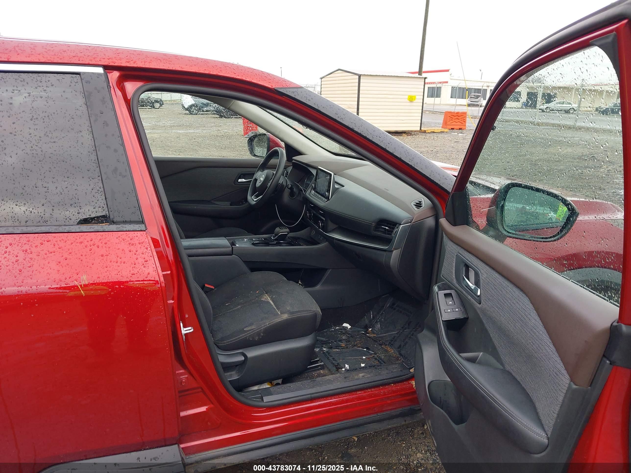 NISSAN ROGUE image 5