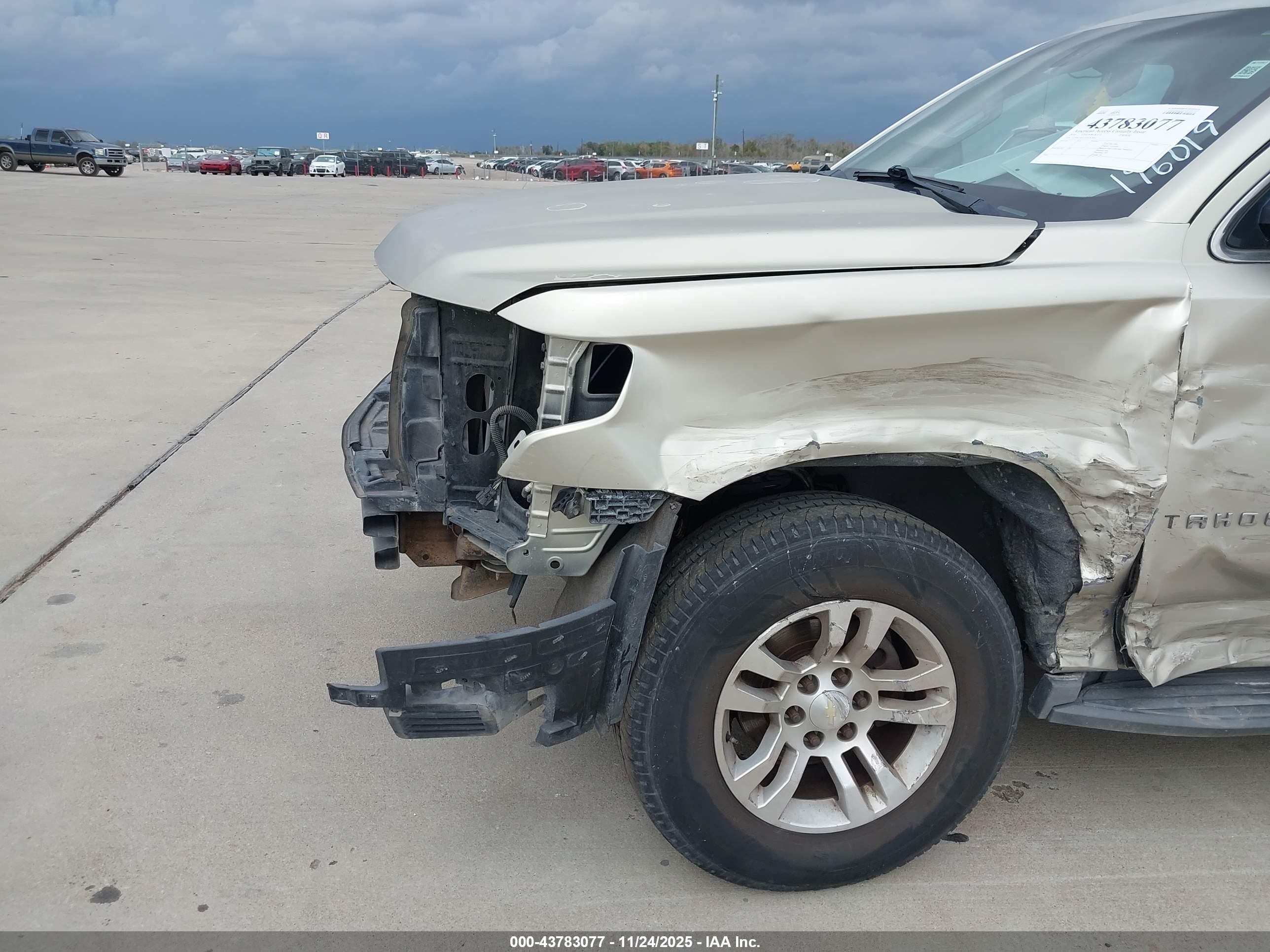 CHEVROLET TAHOE image 6