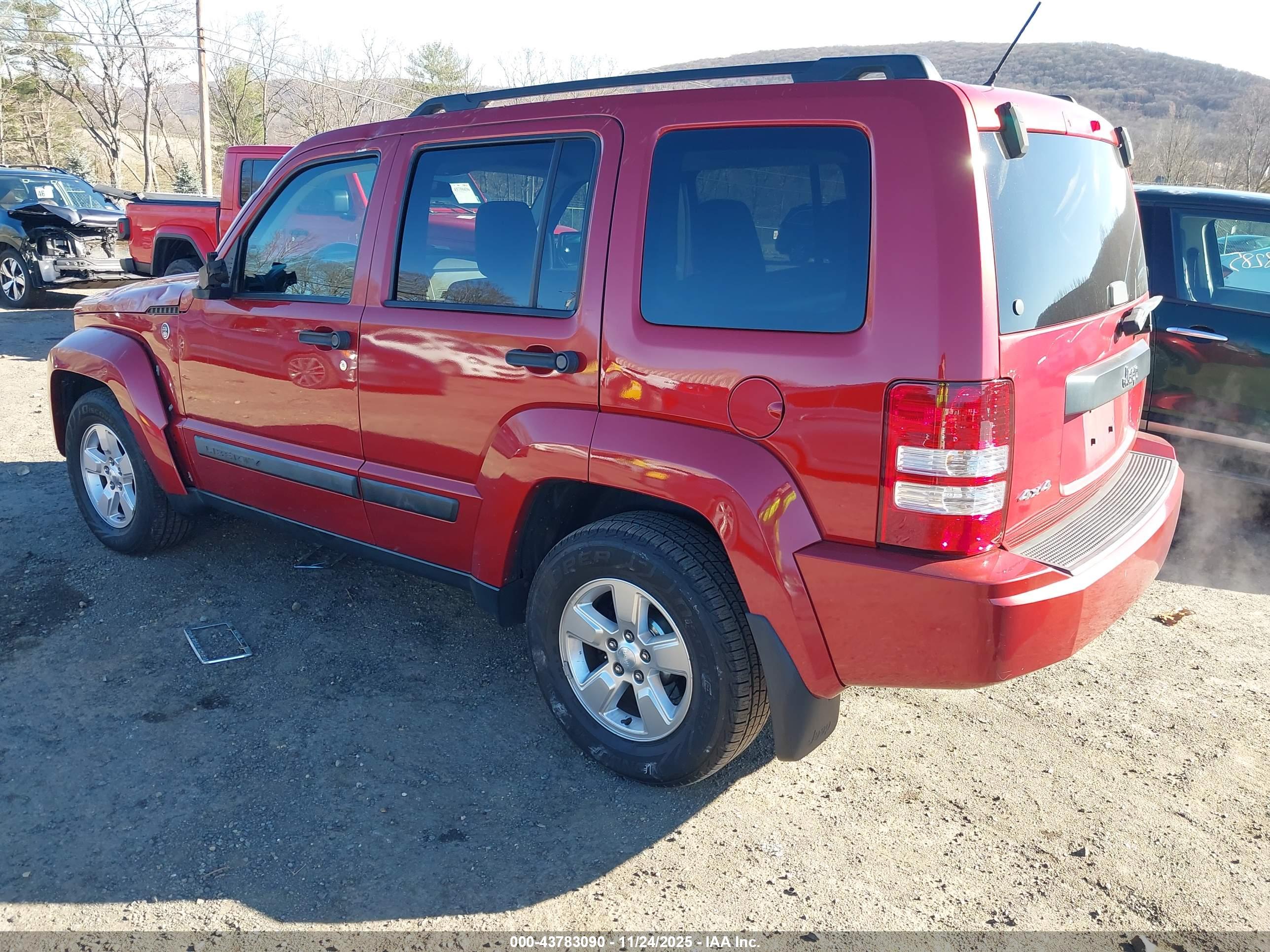 JEEP LIBERTY image 3