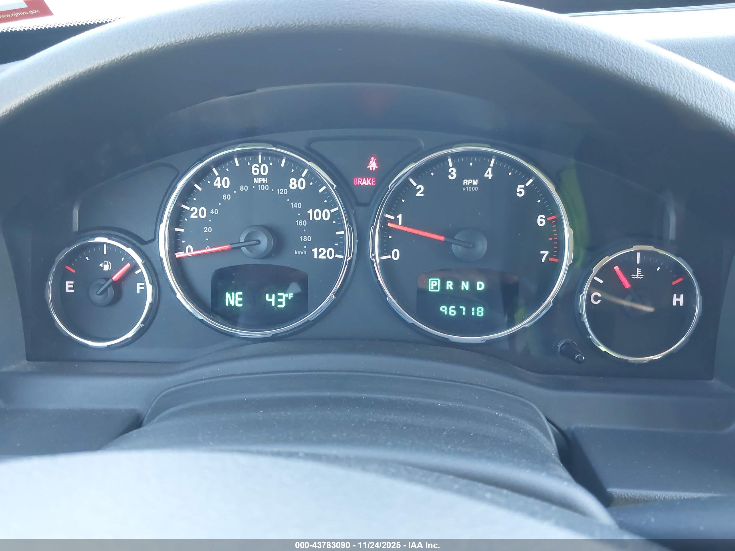 JEEP LIBERTY image 7