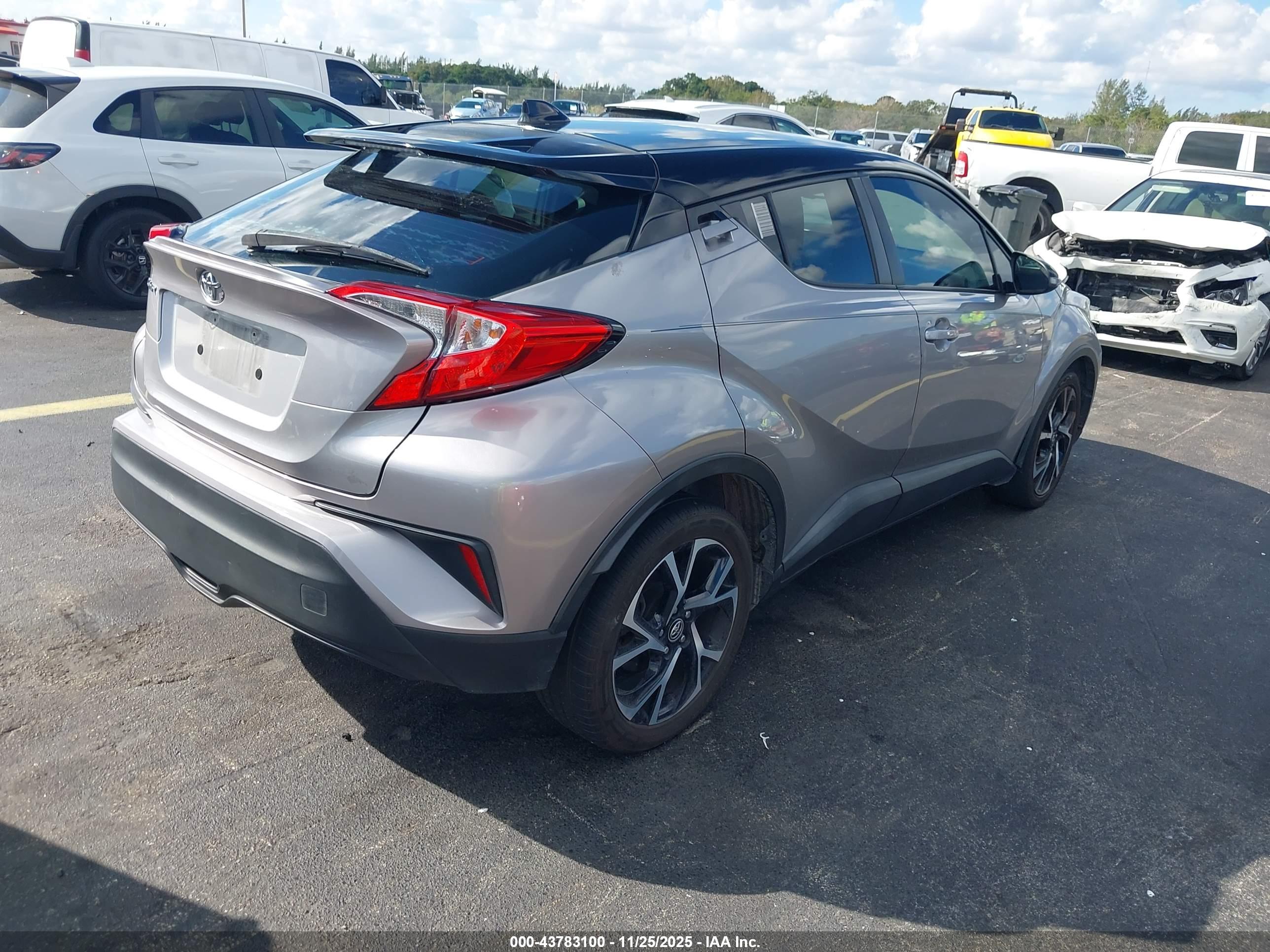 TOYOTA C-HR image 4