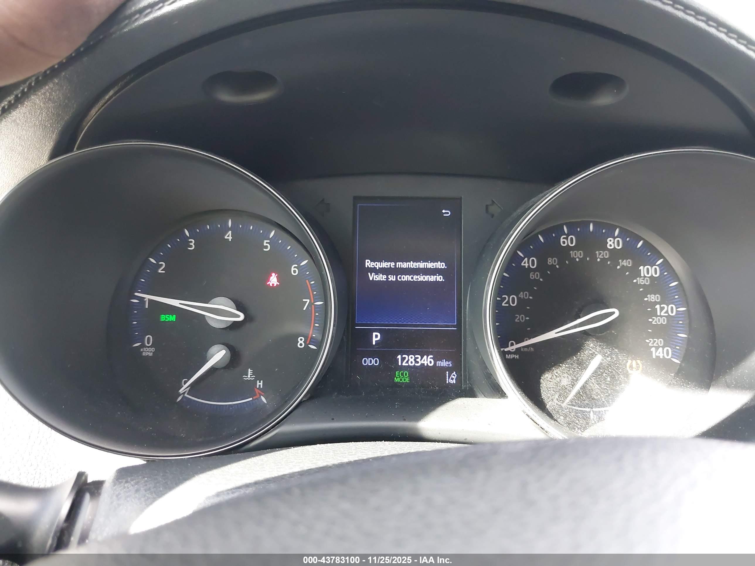 TOYOTA C-HR image 7