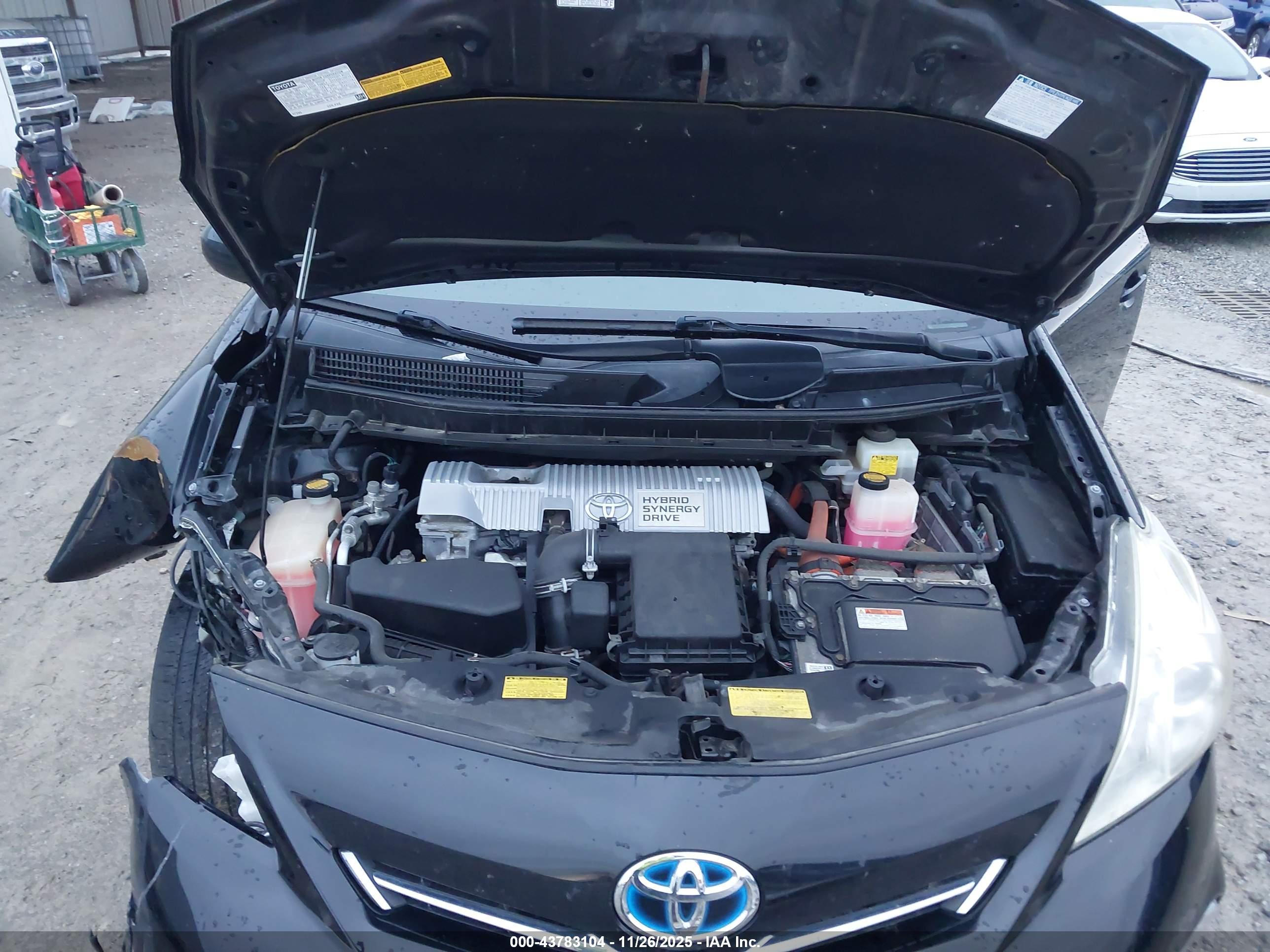 TOYOTA PRIUS image 10
