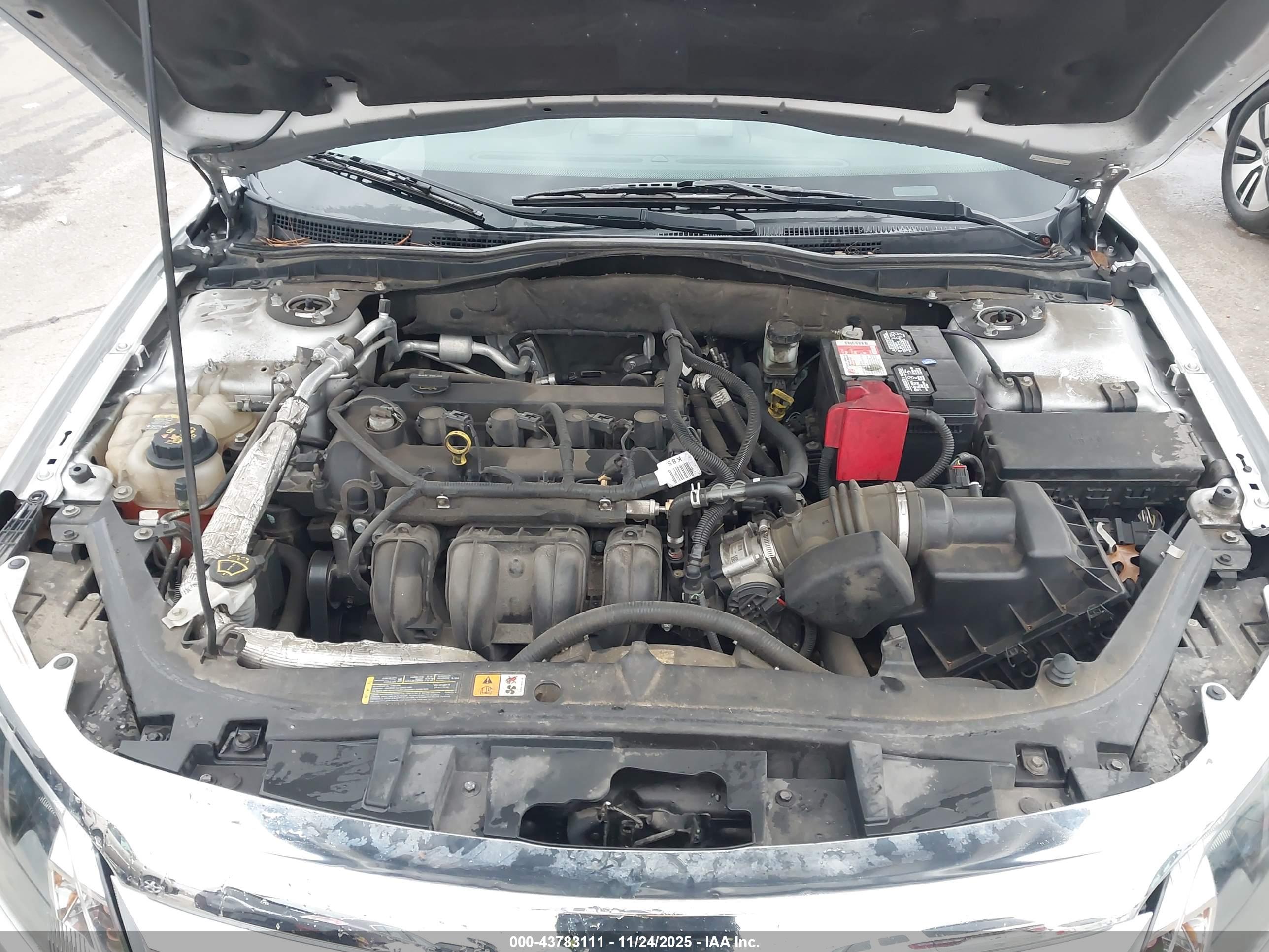 FORD FUSION image 10
