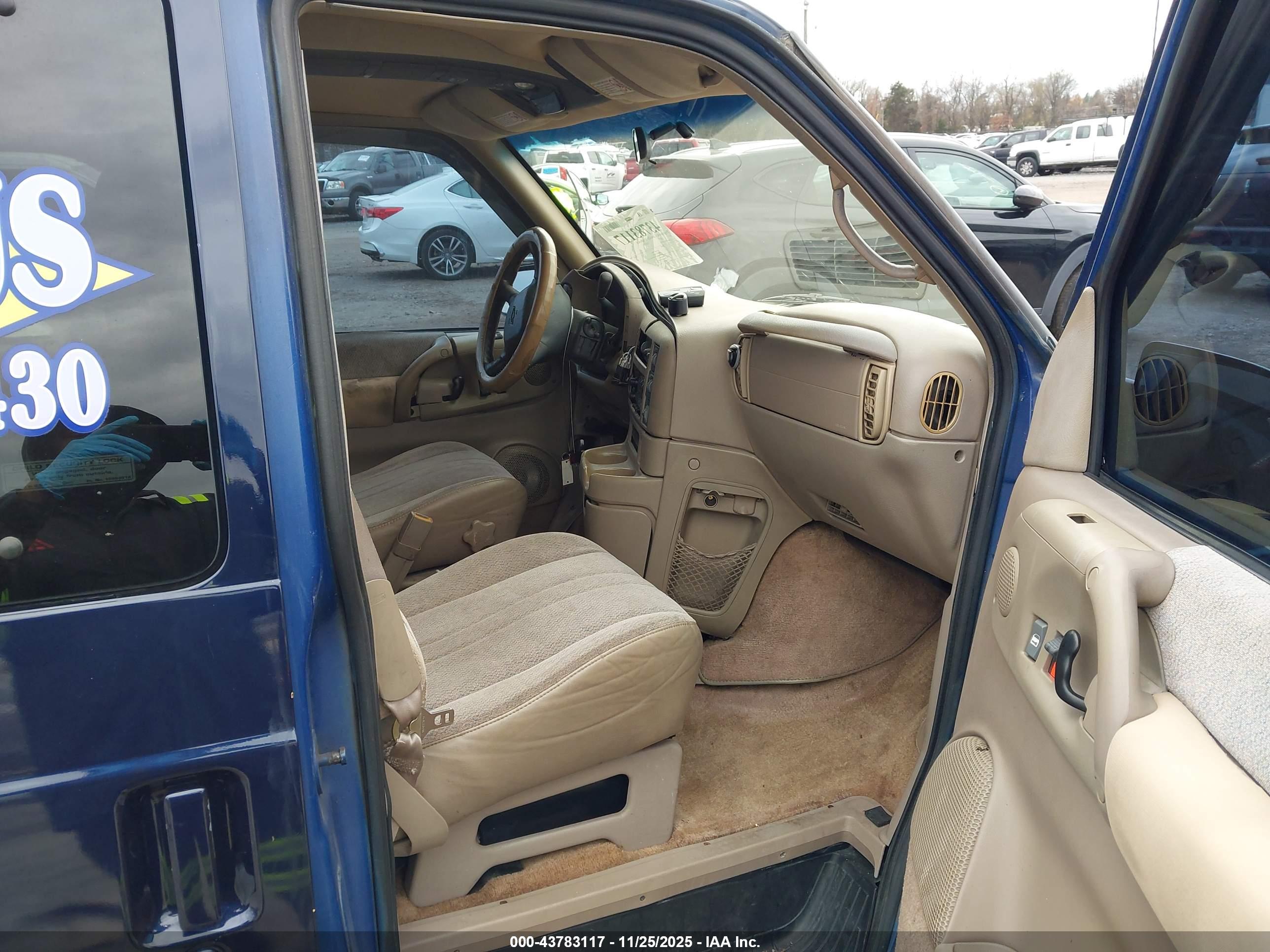 GMC SAFARI image 5