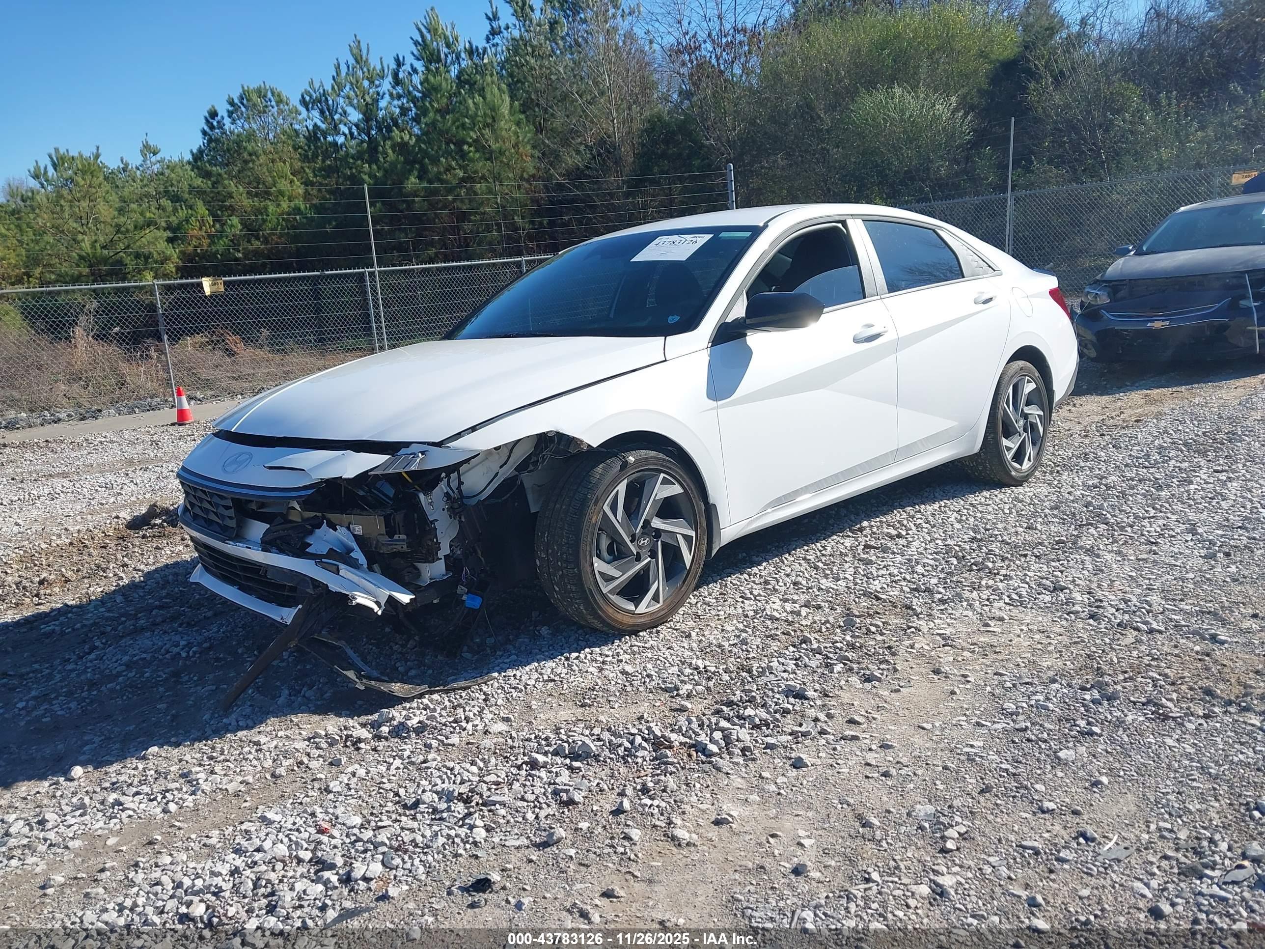 HYUNDAI ELANTRA image 2