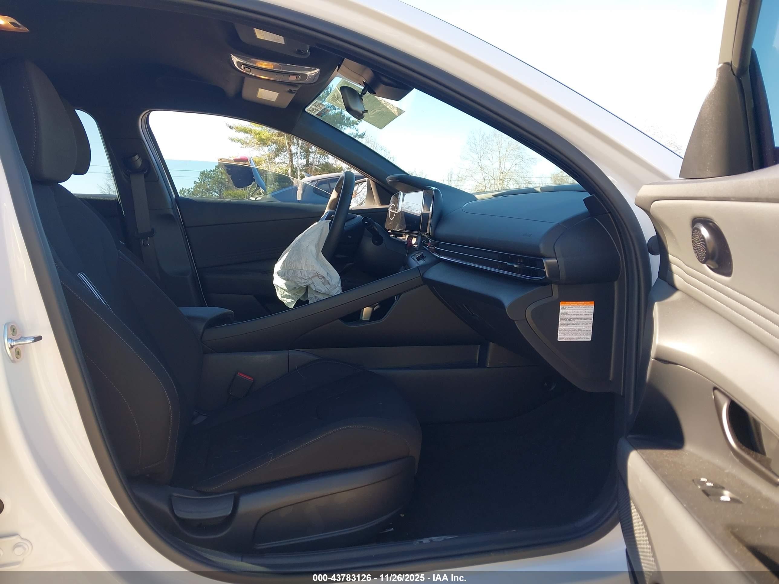 HYUNDAI ELANTRA image 5