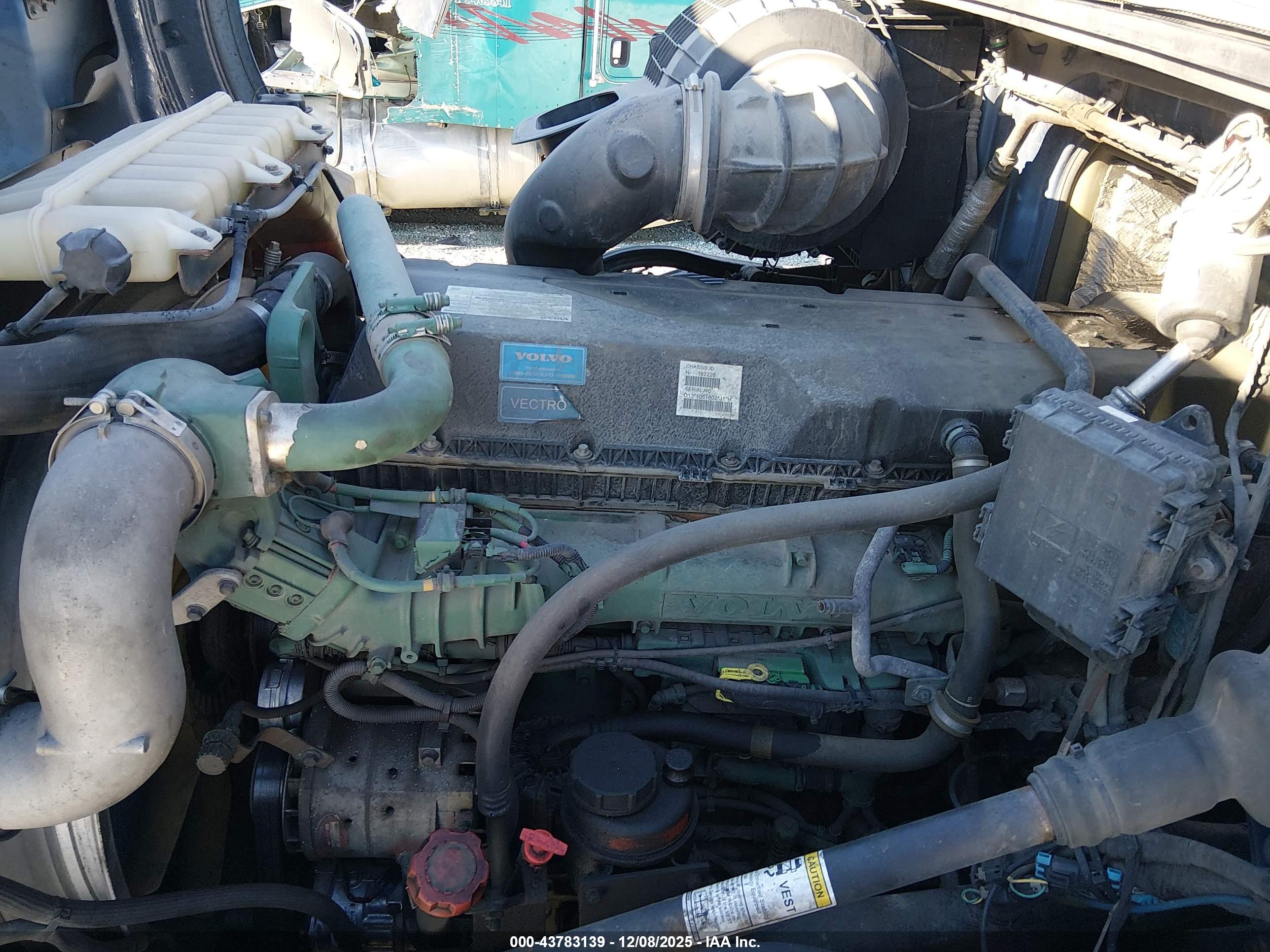 VOLVO VN image 10