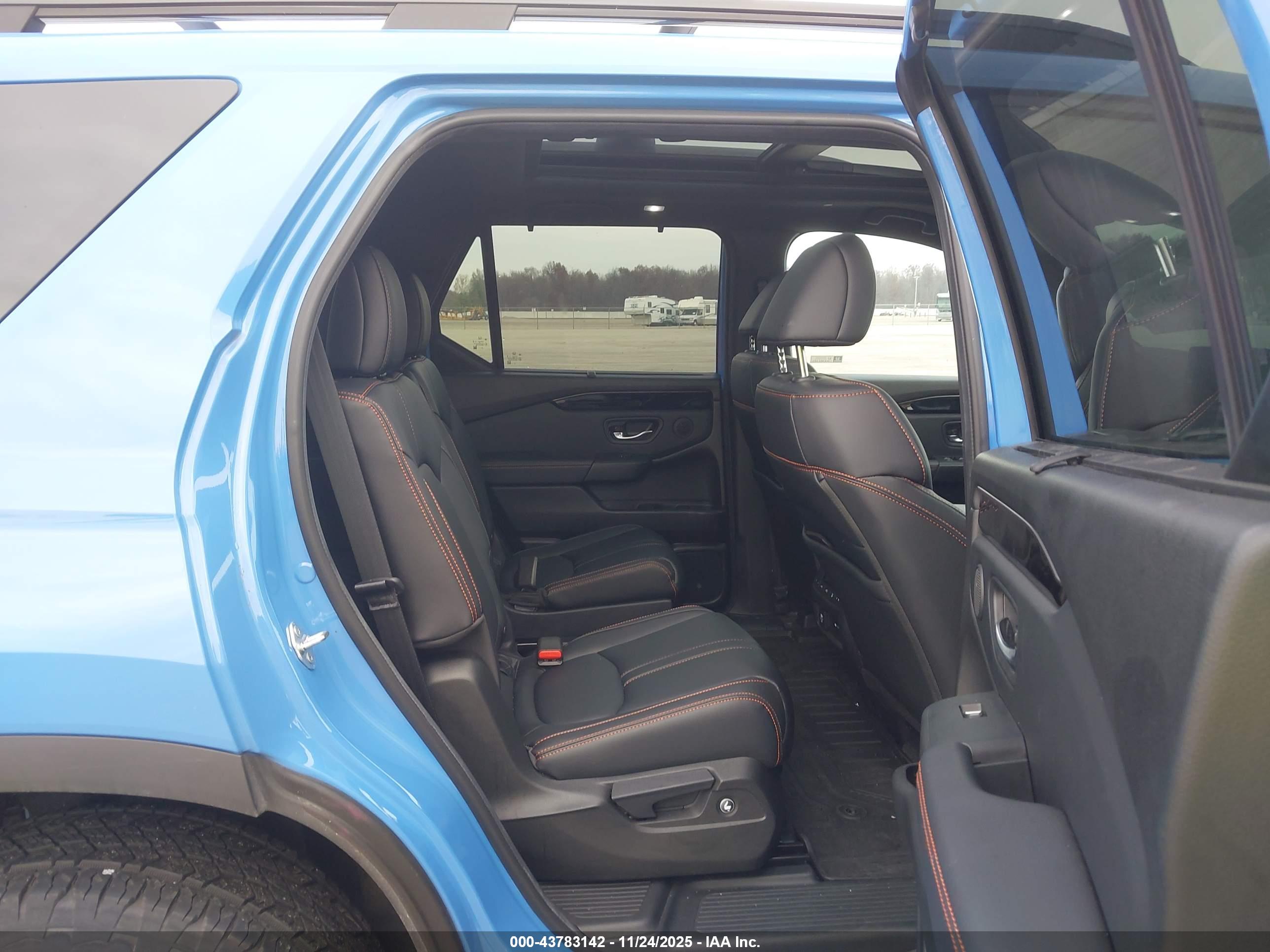 HONDA PILOT image 8