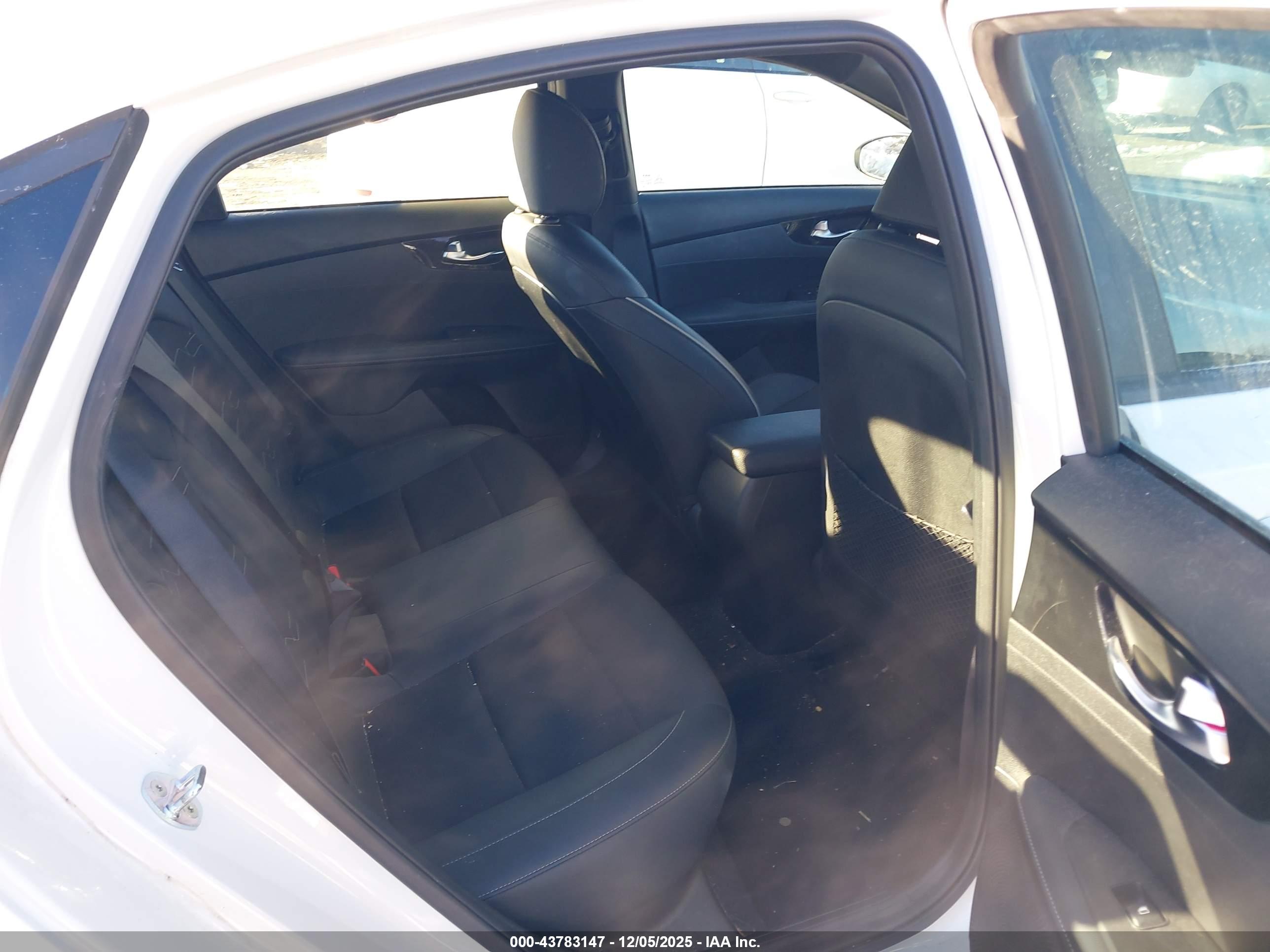 KIA FORTE image 8