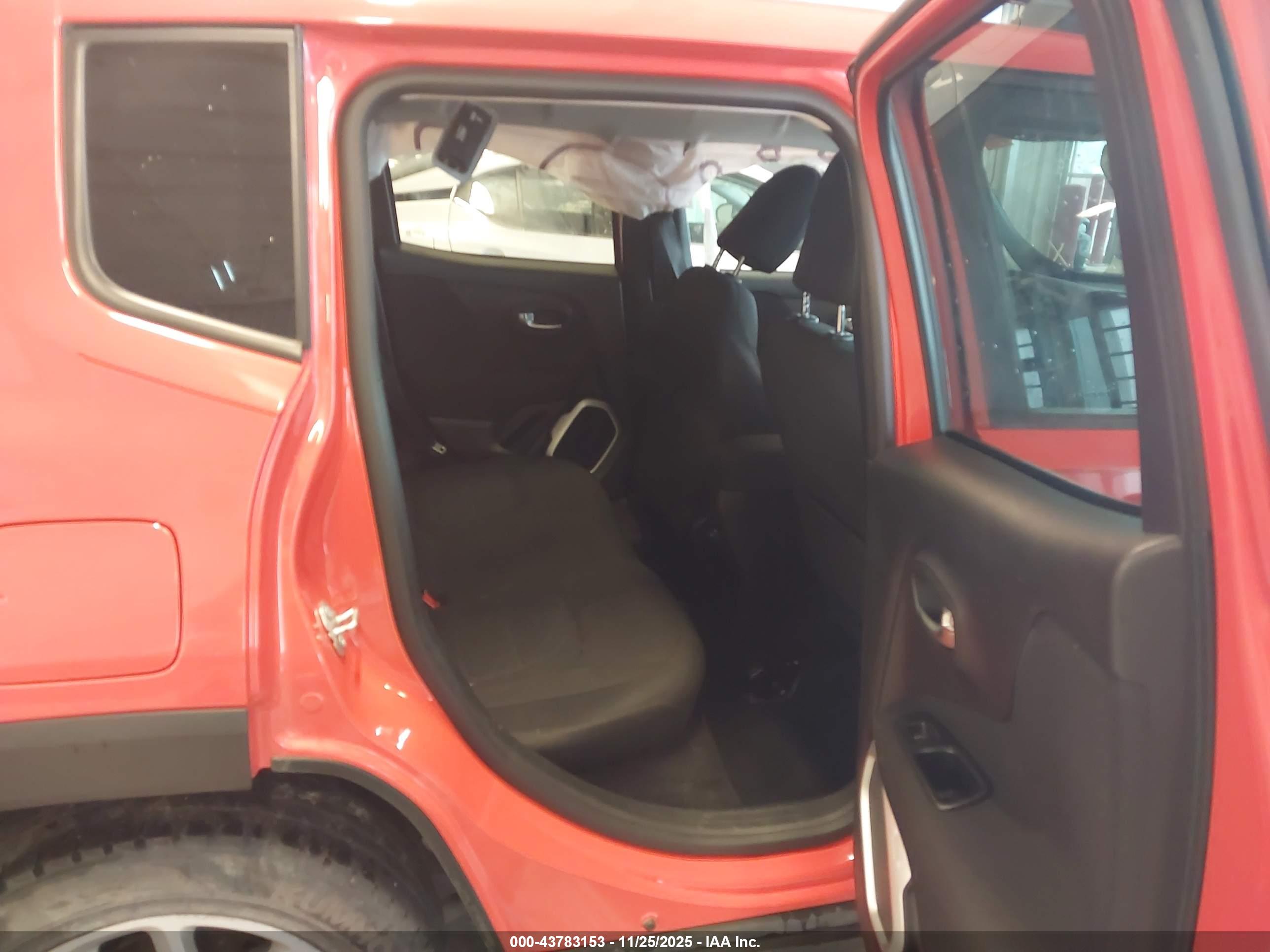 JEEP RENEGADE image 8