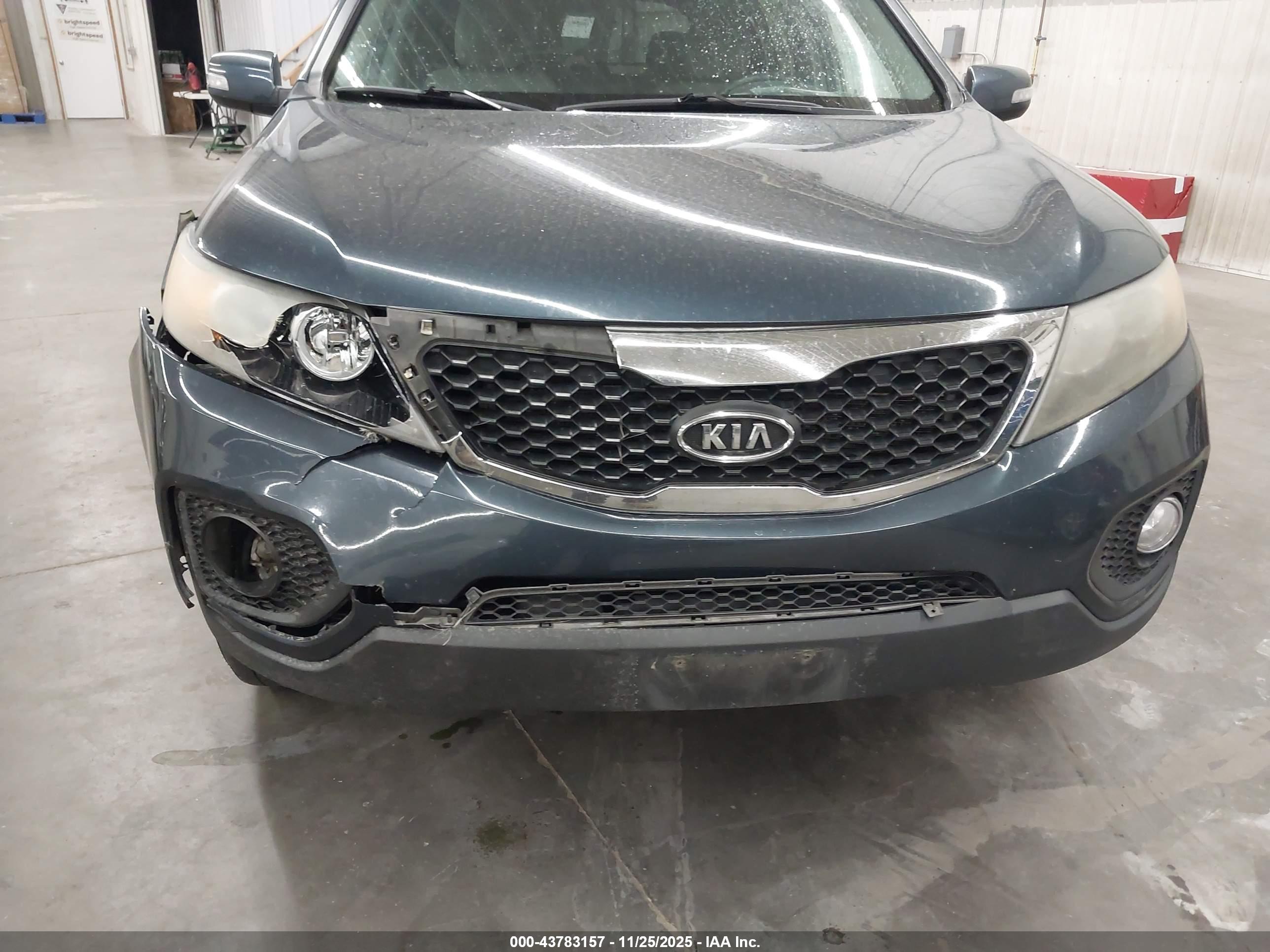 KIA SORENTO image 6
