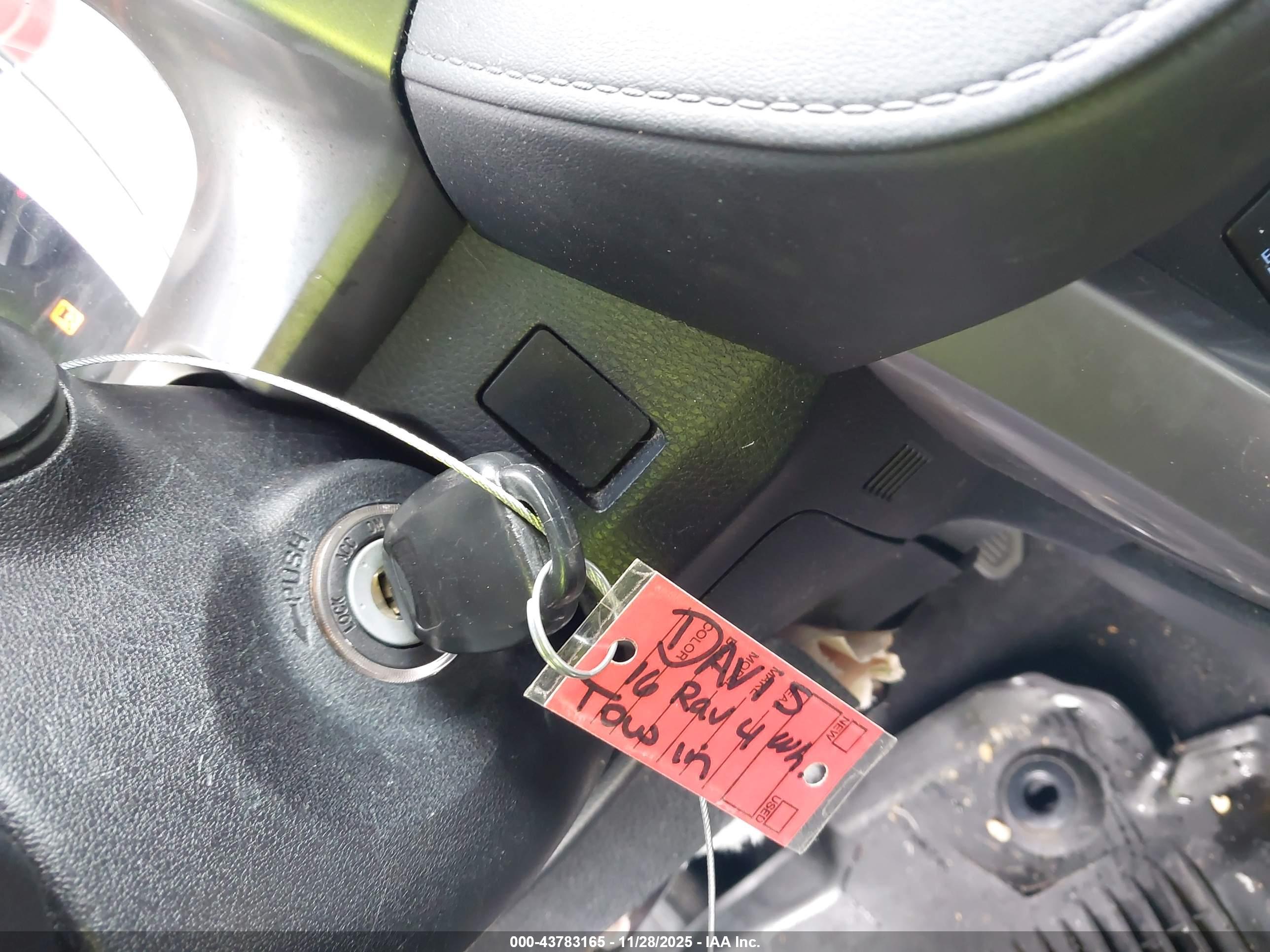 TOYOTA RAV4 image 11