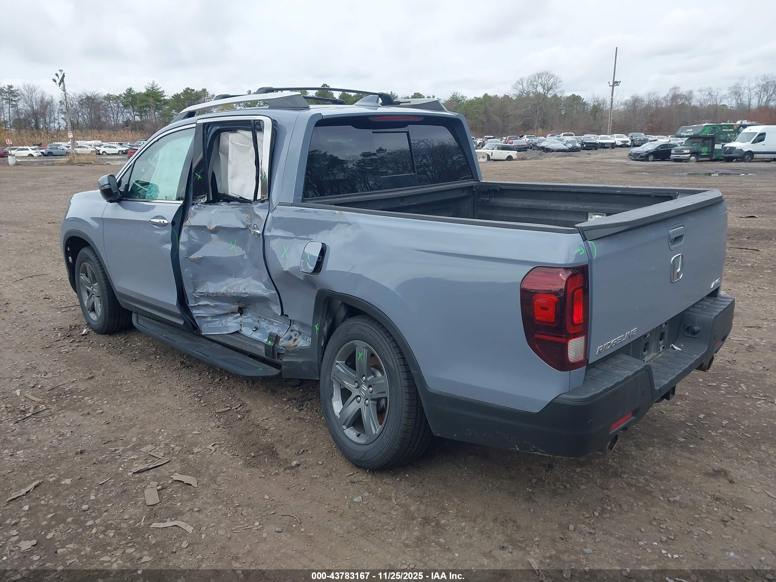 HONDA RIDGELINE image 3