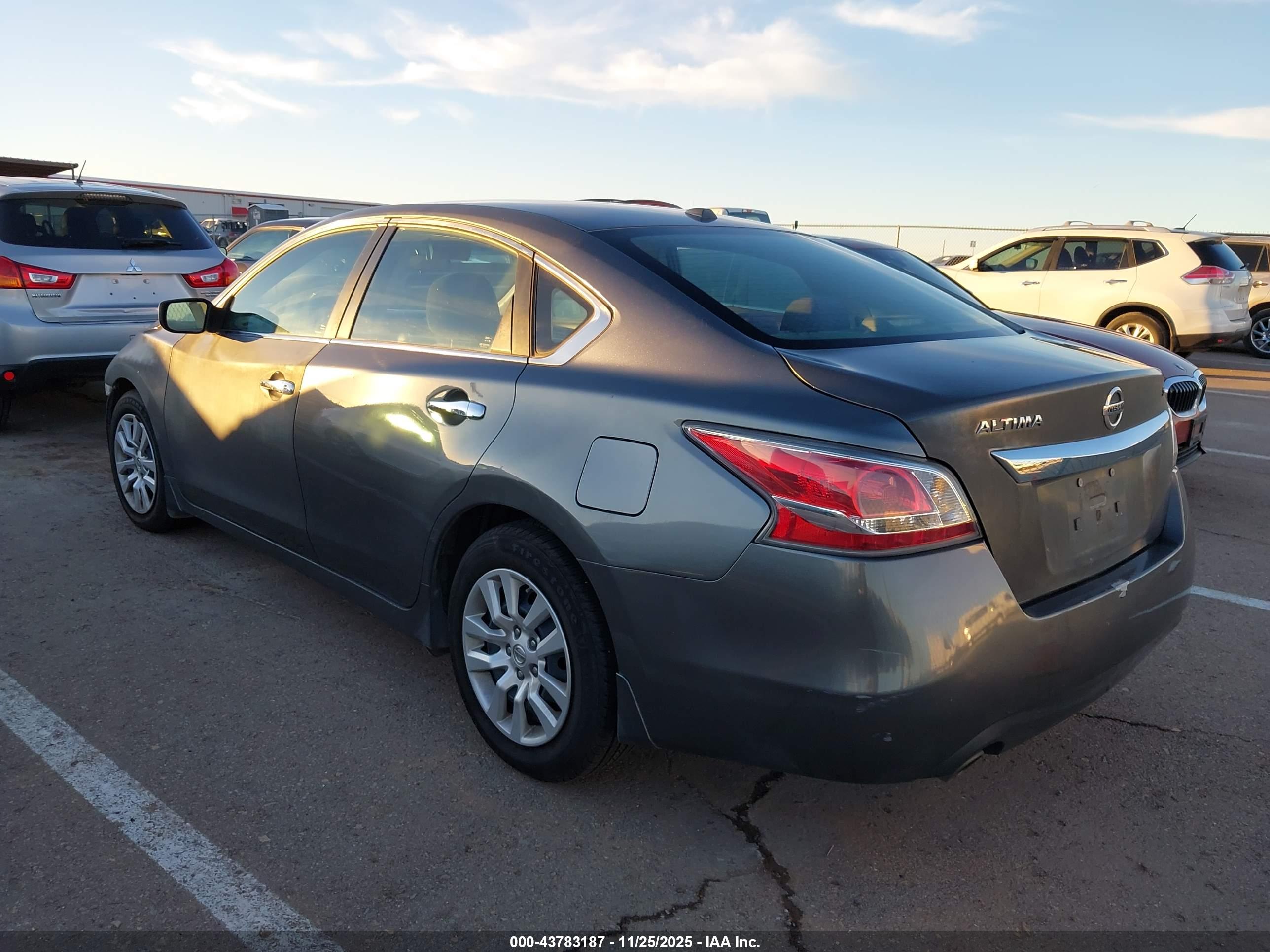 NISSAN ALTIMA image 3
