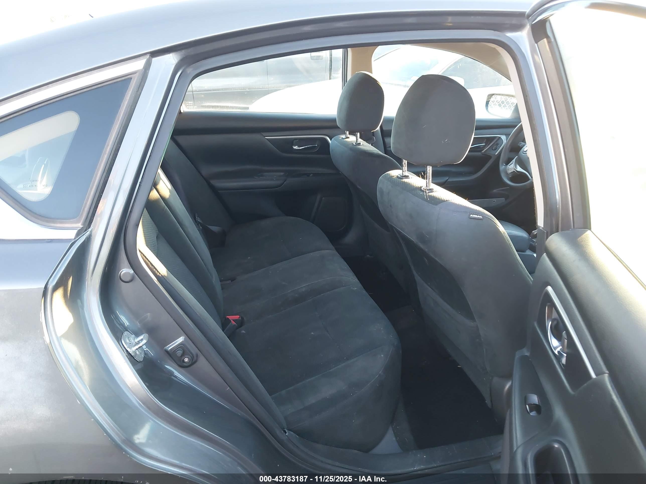 NISSAN ALTIMA image 8
