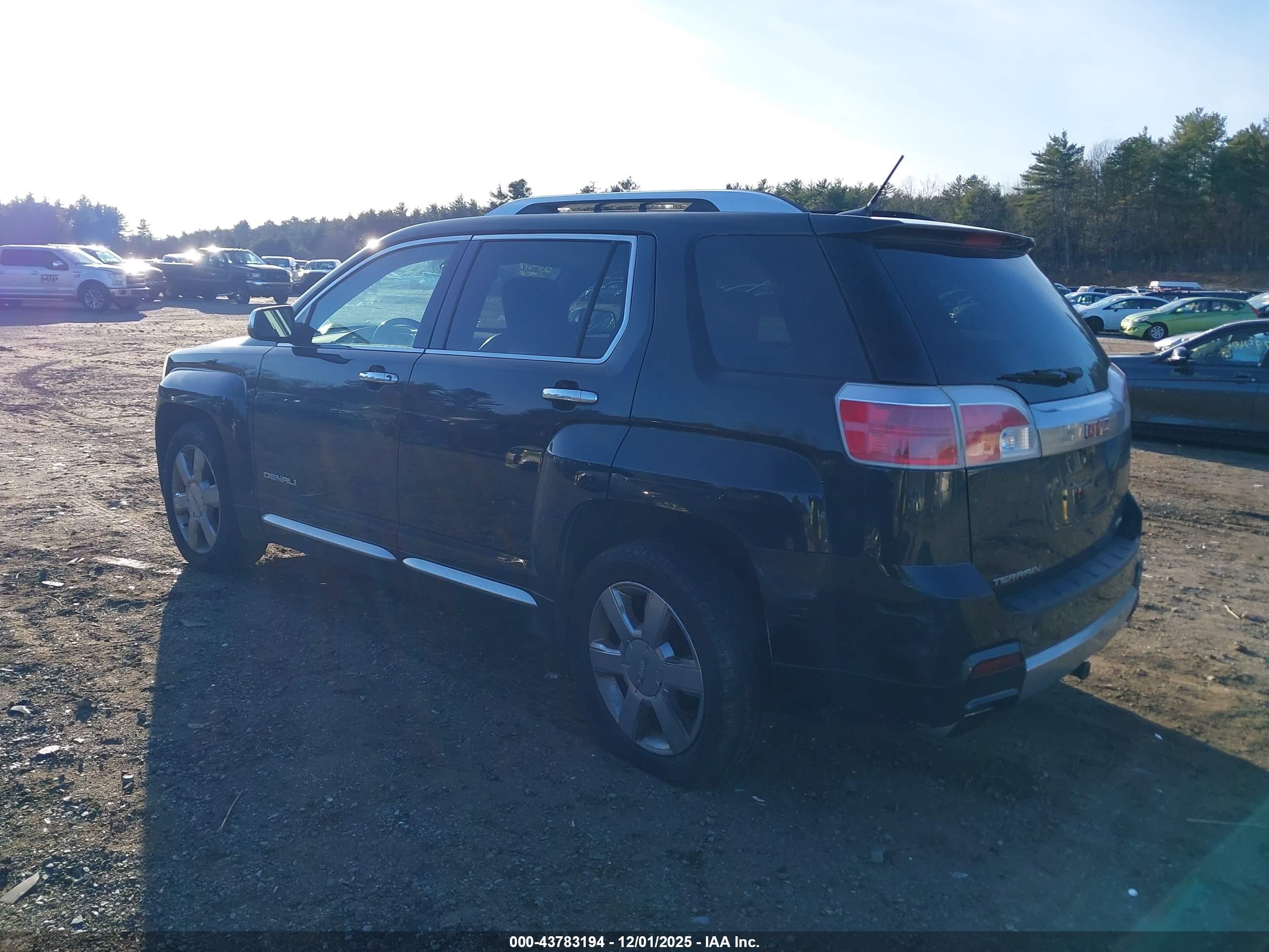 GMC TERRAIN image 3