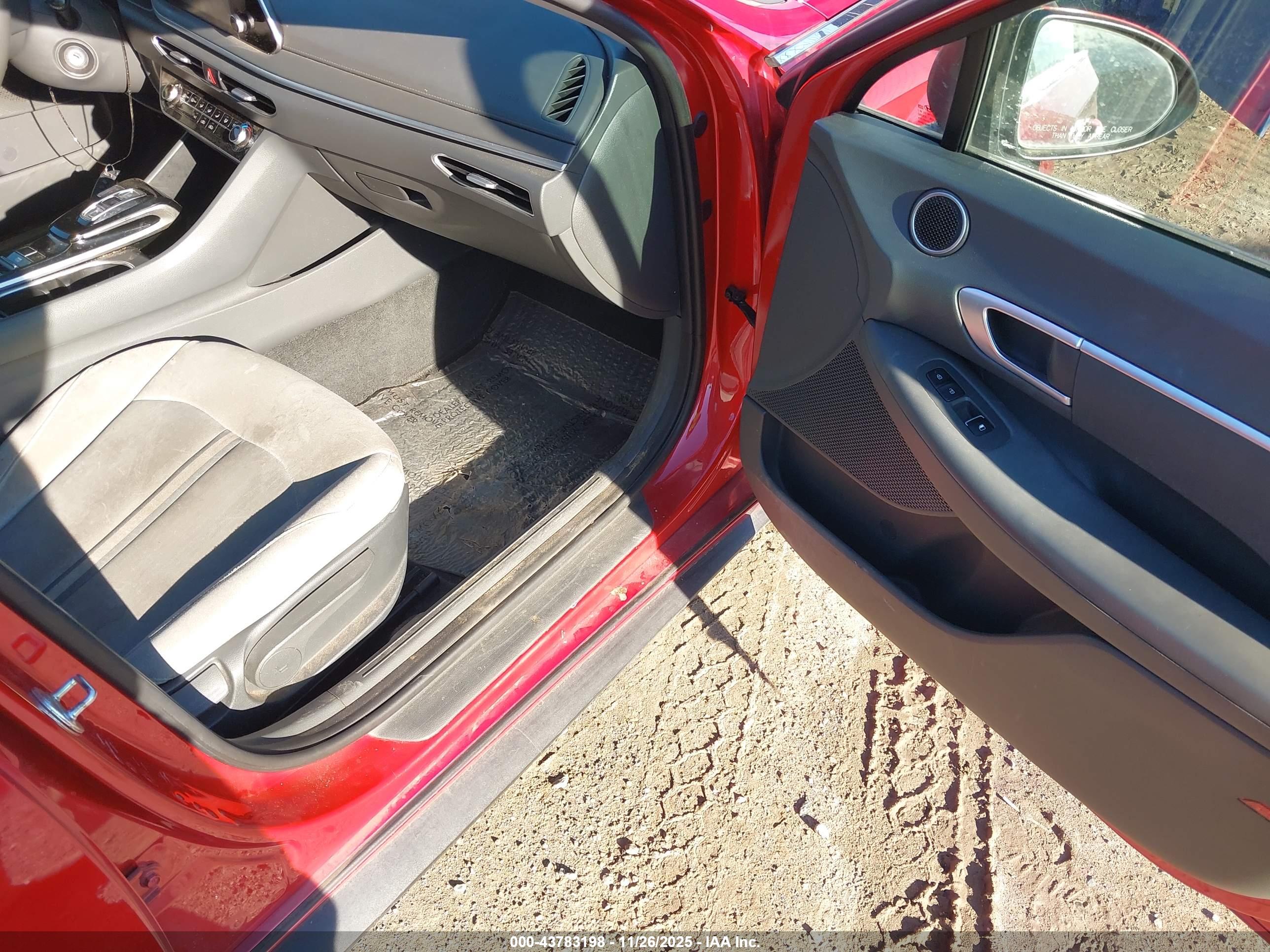 HYUNDAI SONATA image 5