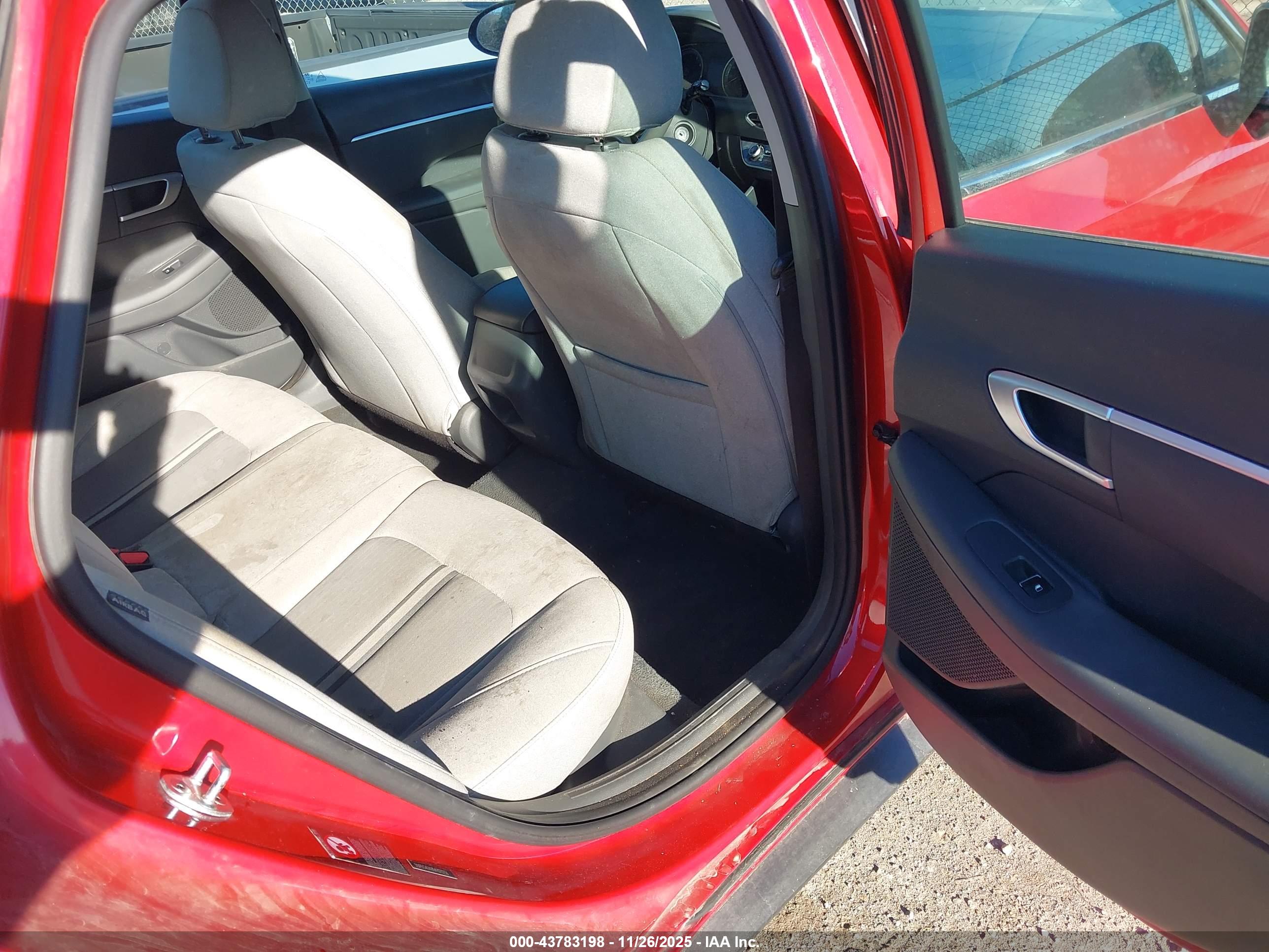 HYUNDAI SONATA image 8