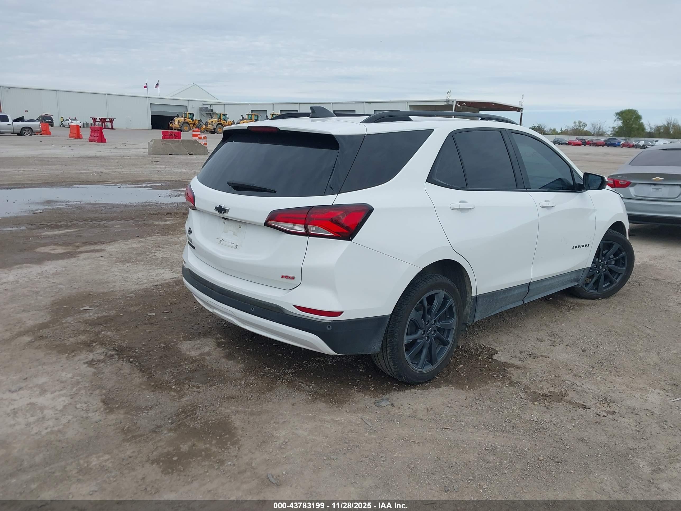 CHEVROLET EQUINOX image 4