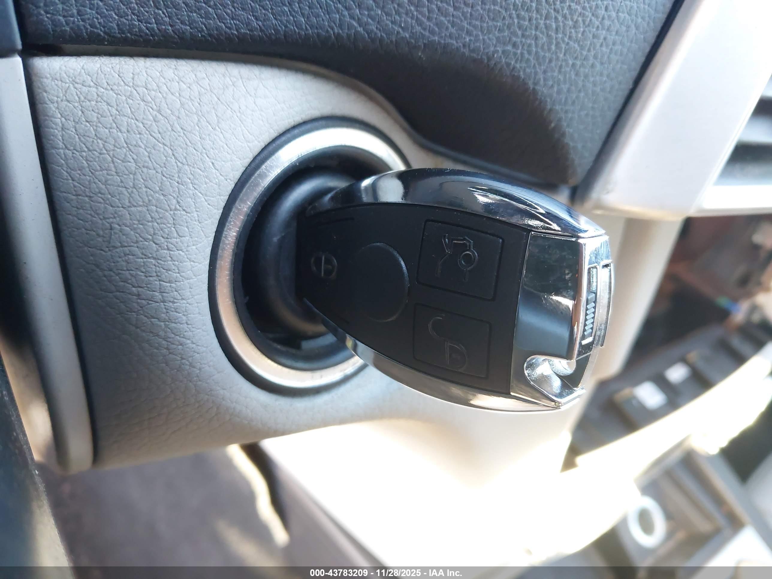 MERCEDES-BENZ C image 11