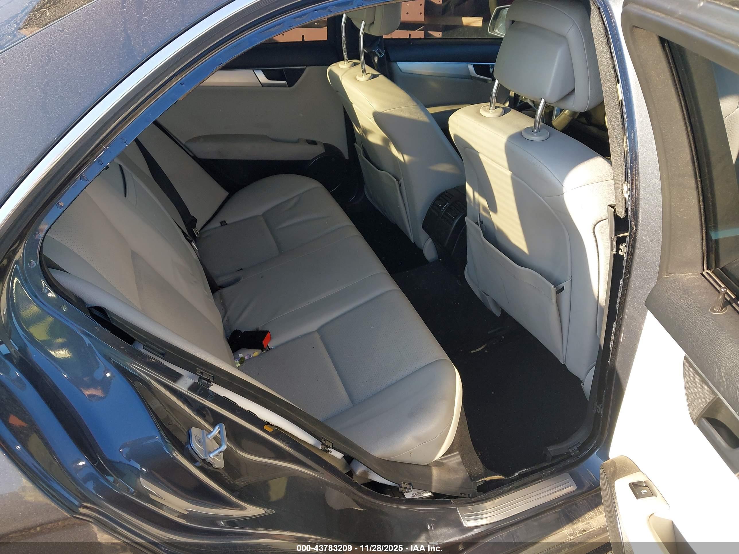 MERCEDES-BENZ C image 8