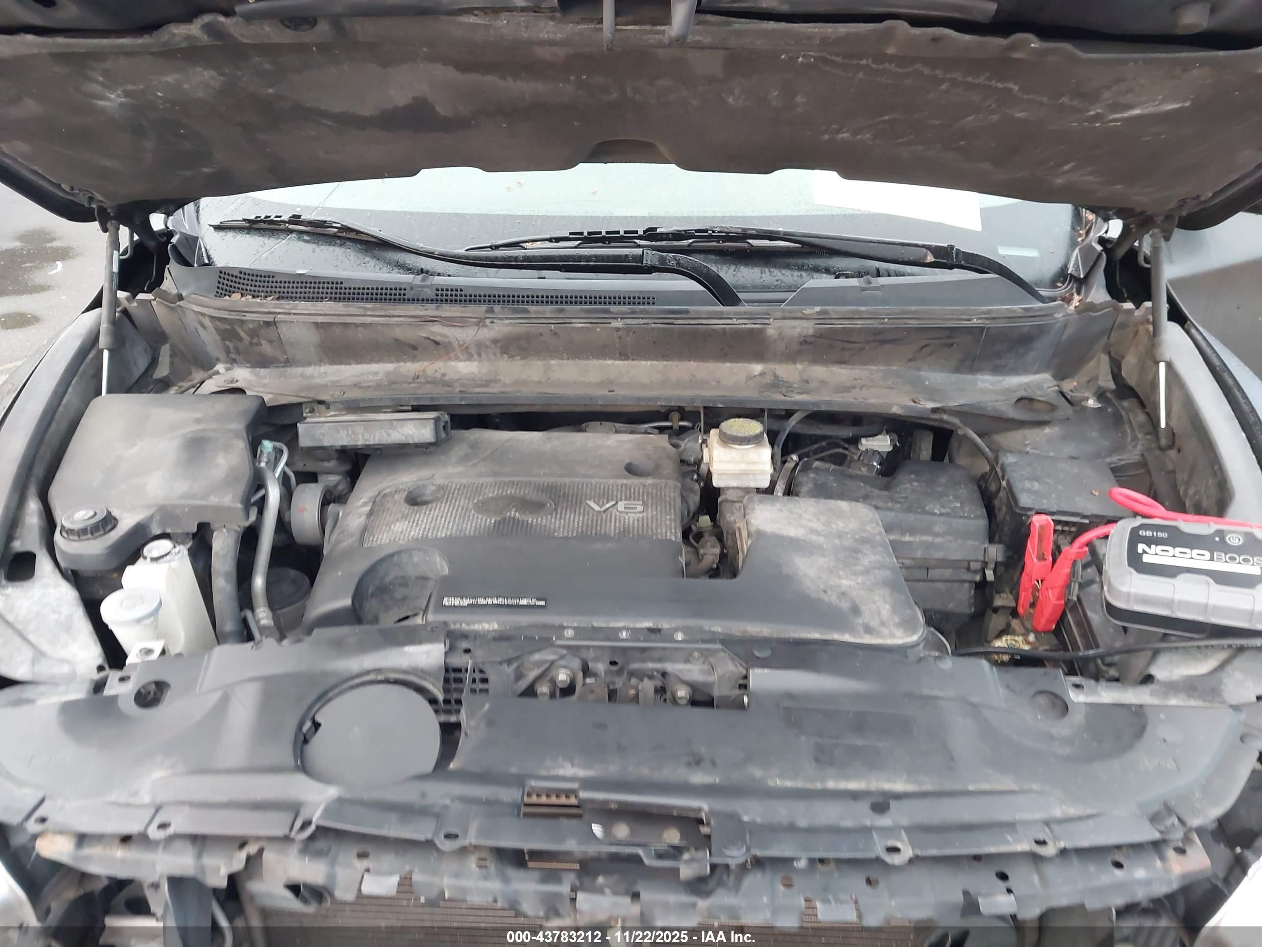 INFINITI JX35 image 10