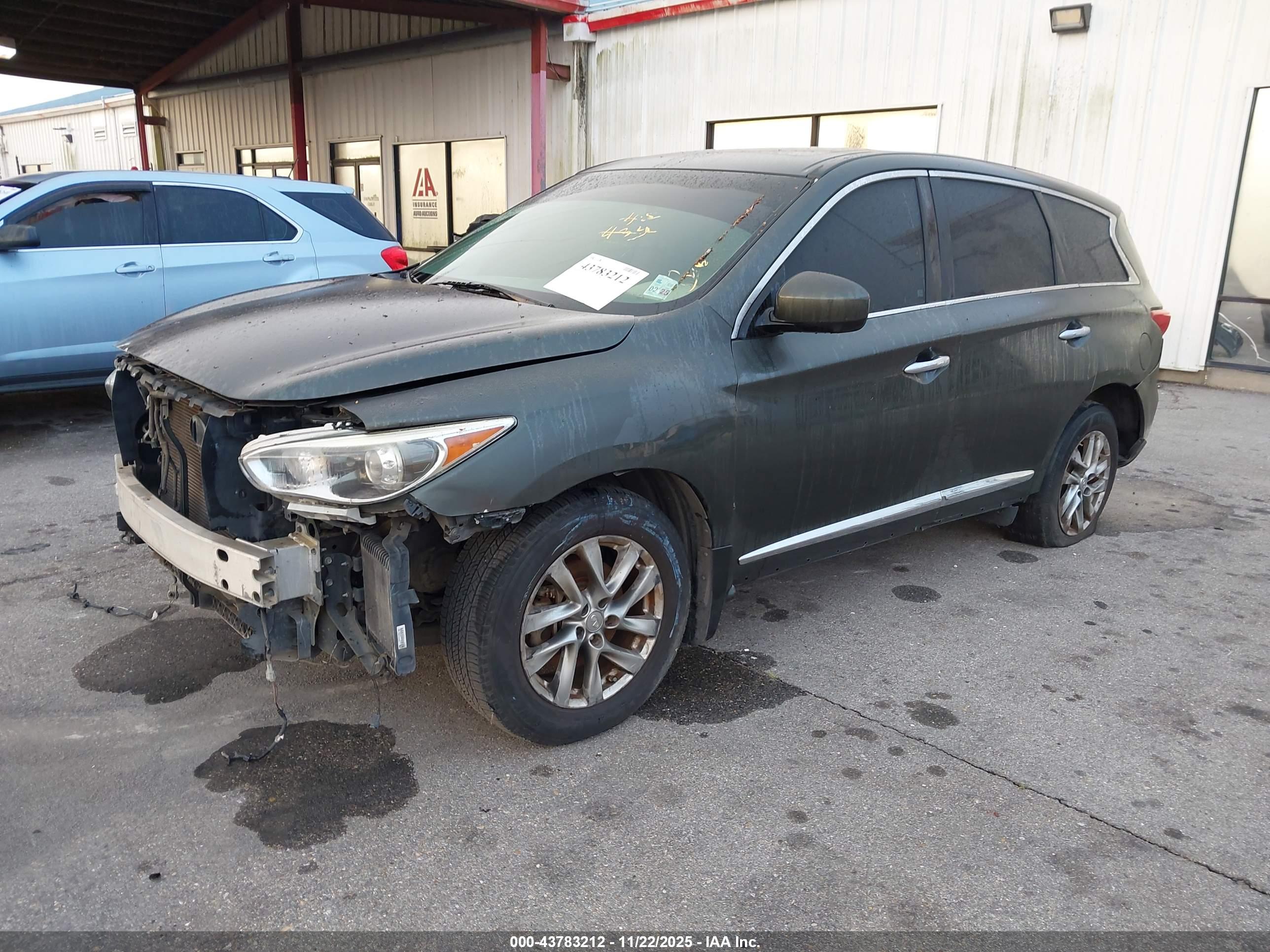 INFINITI JX35 image 2