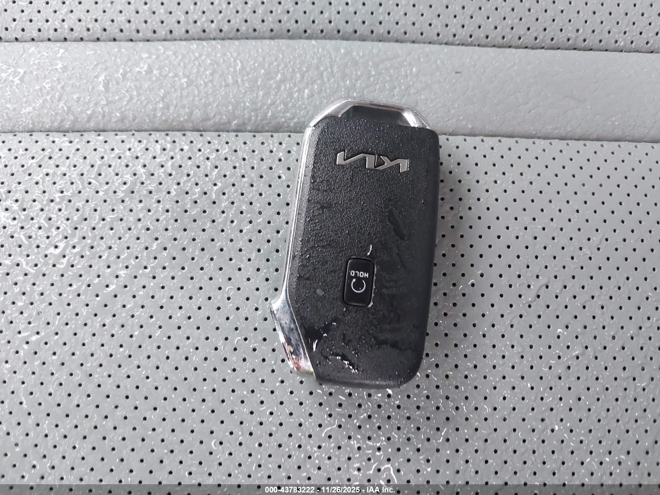 KIA K5 image 11
