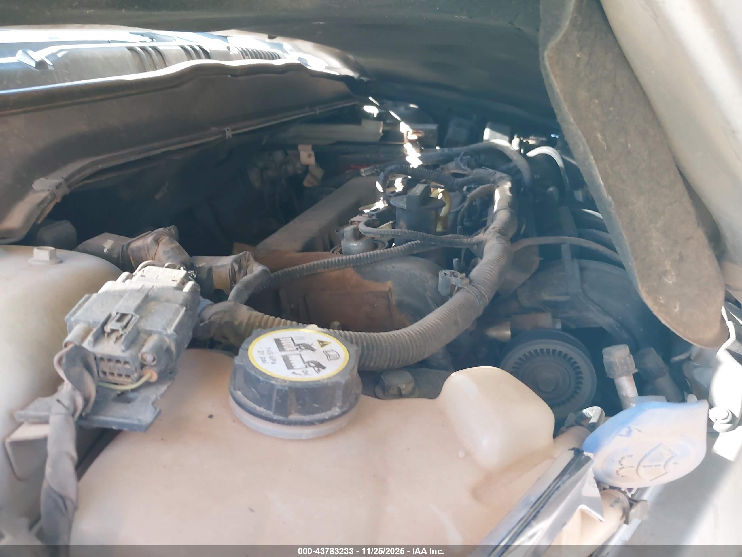 FORD FUSION image 10
