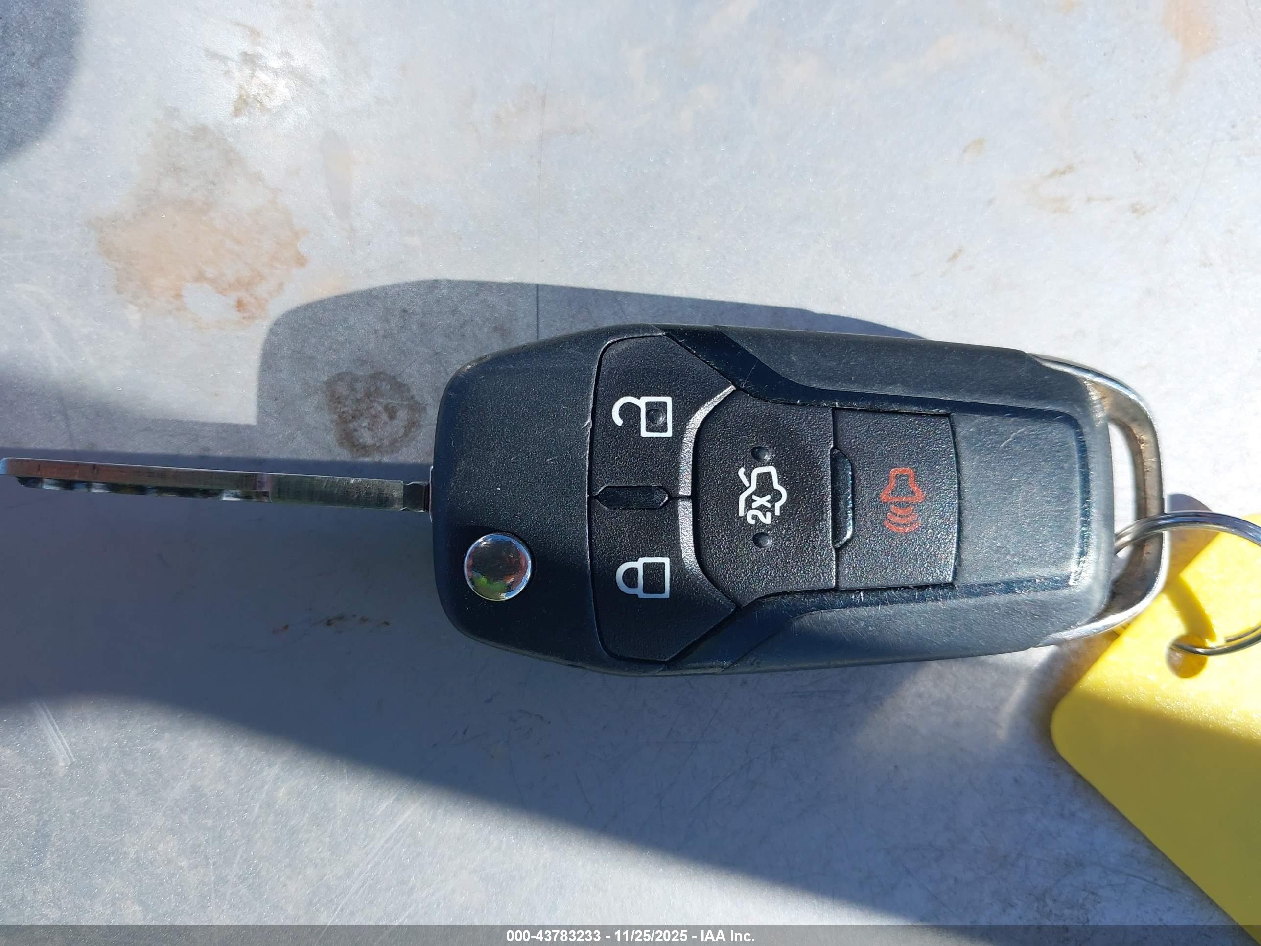 FORD FUSION image 11