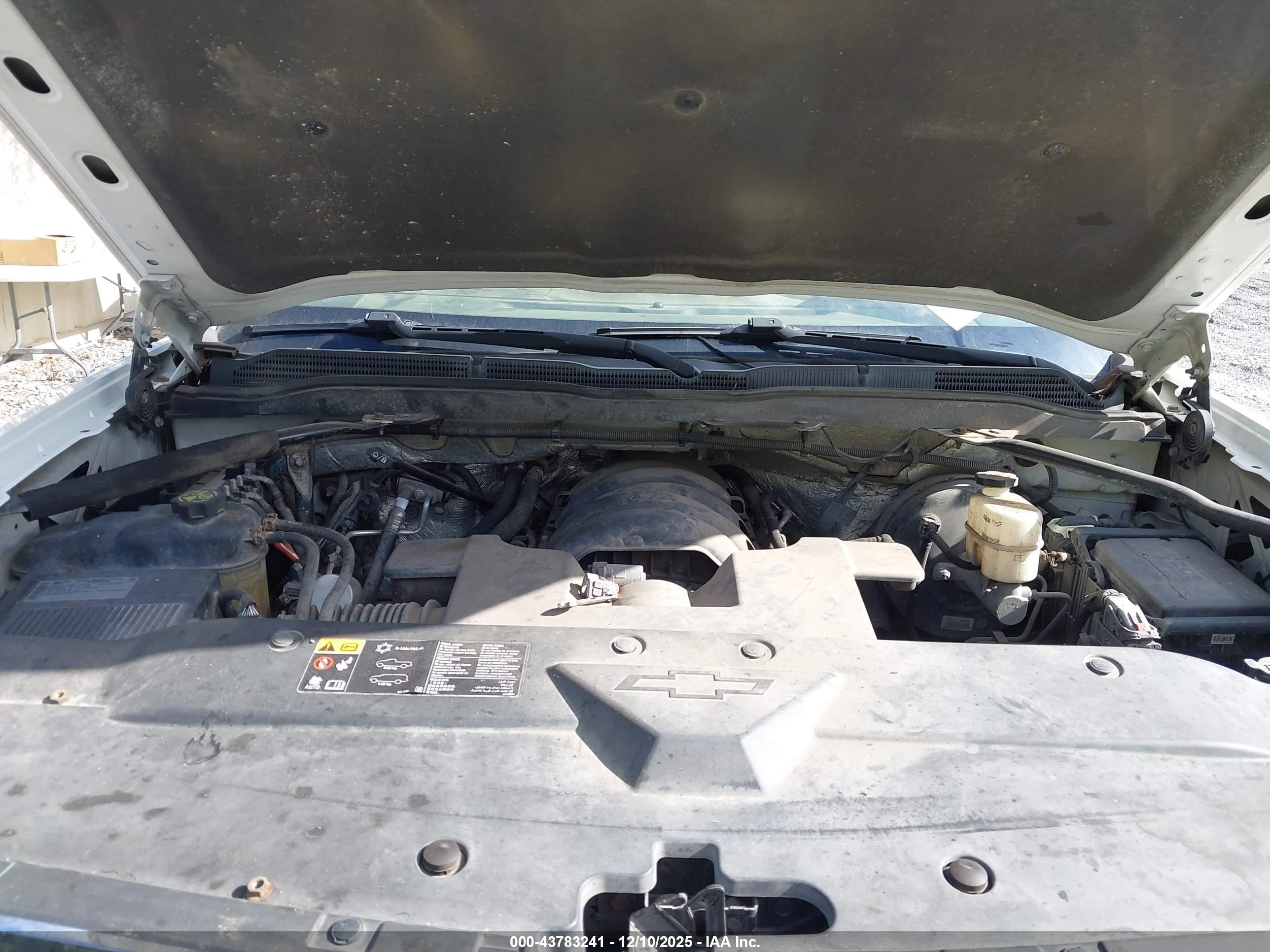 CHEVROLET SILVERADO image 10