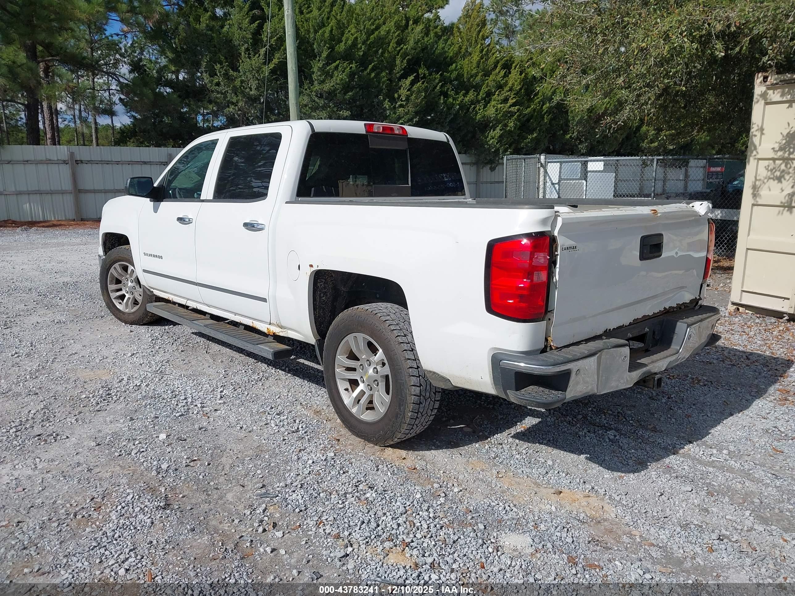 CHEVROLET SILVERADO image 3
