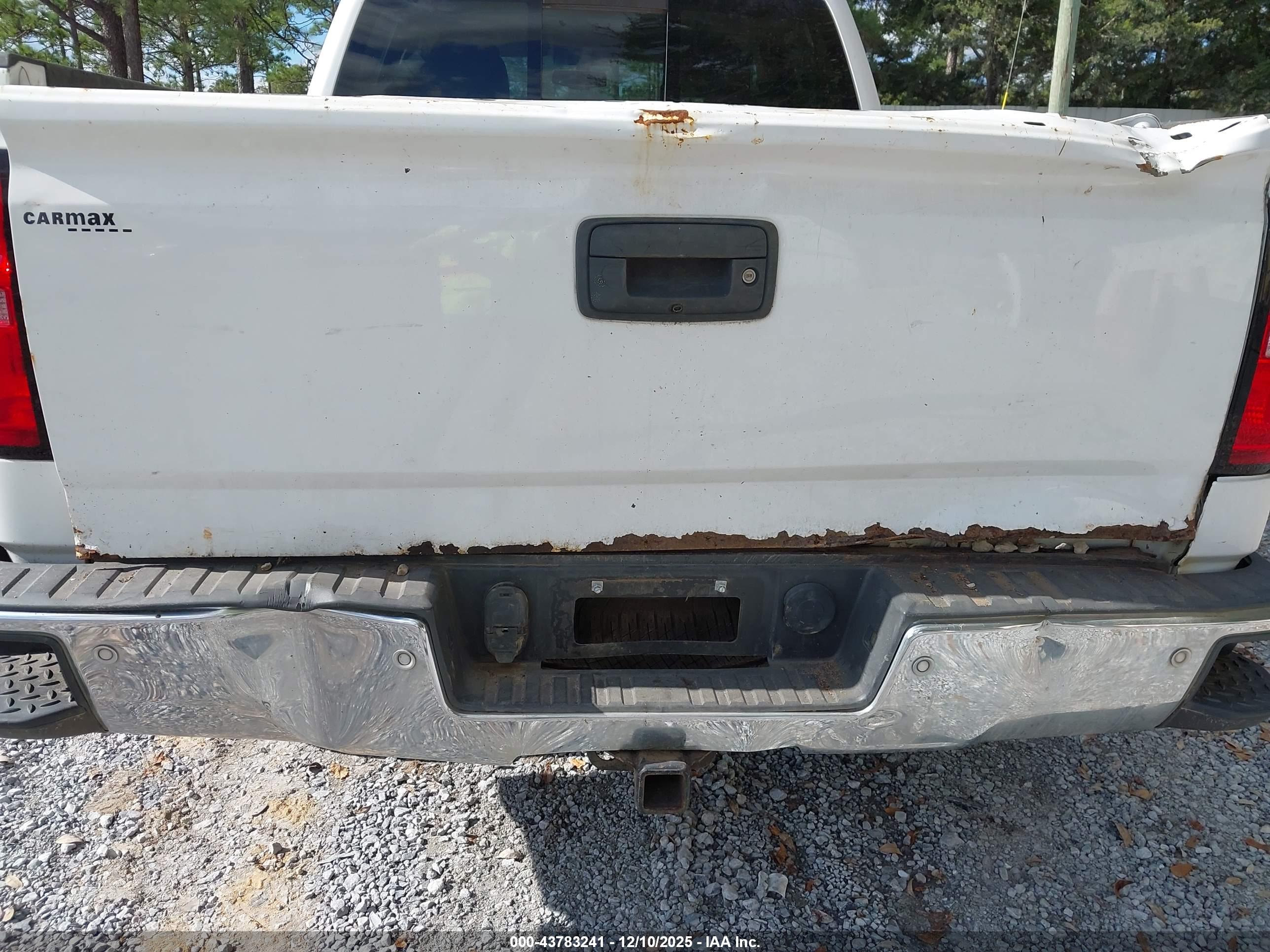 CHEVROLET SILVERADO image 6