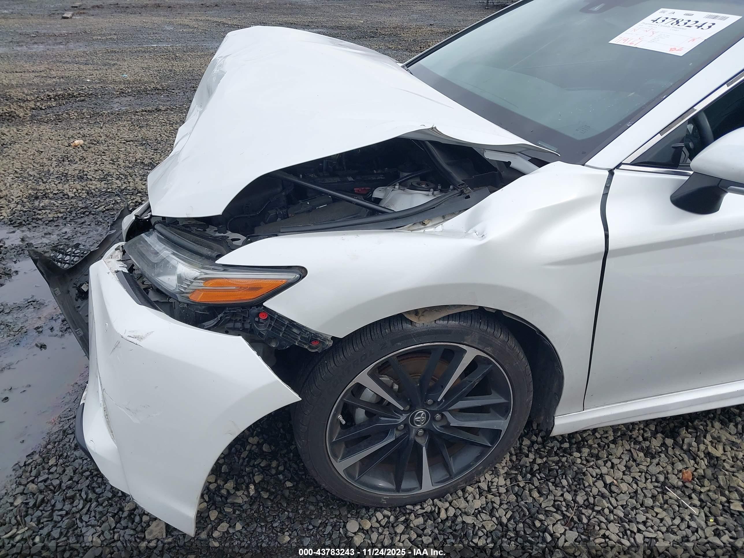 TOYOTA CAMRY image 6