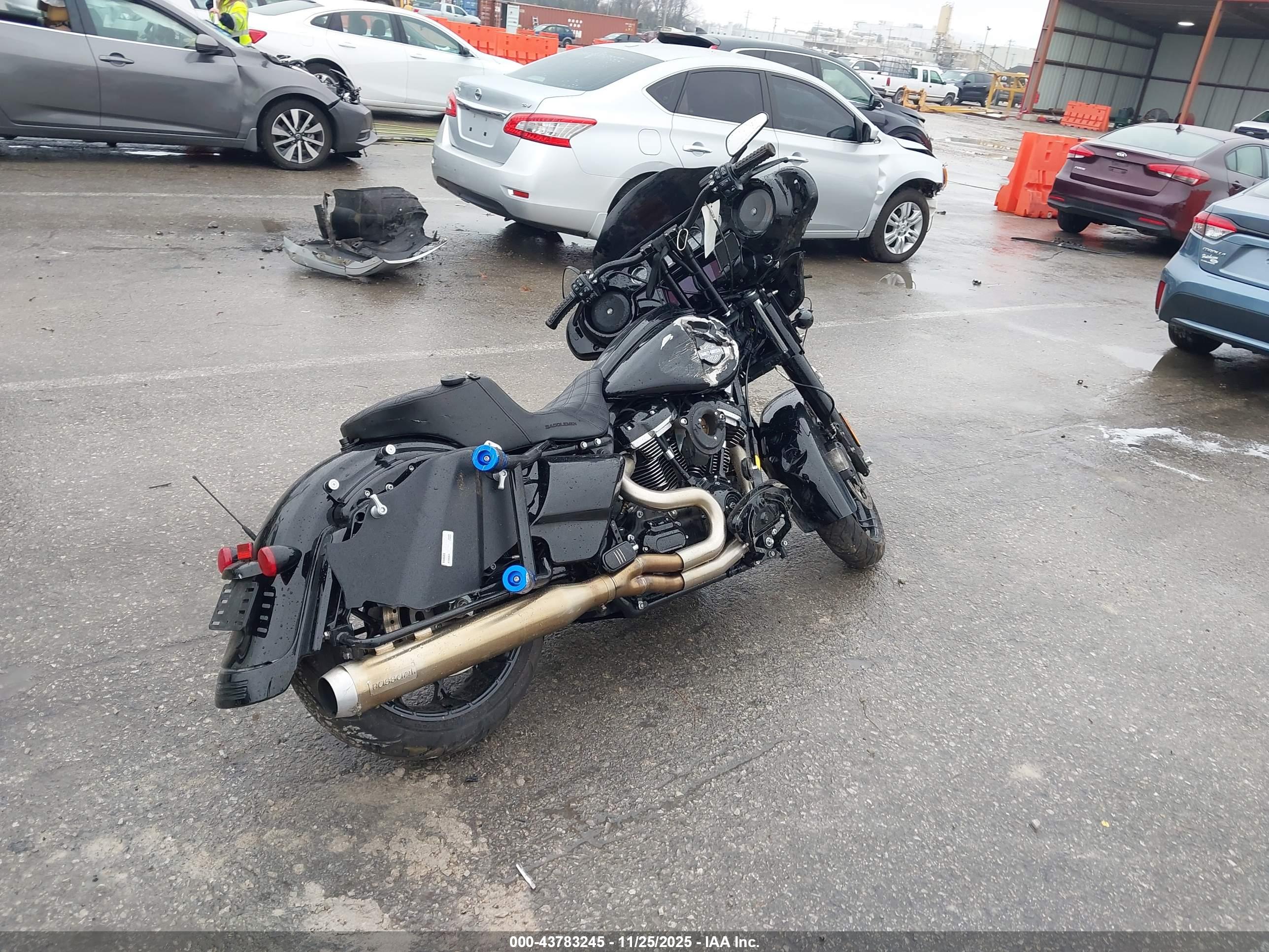 HARLEY-DAVIDSON FLHXS image 4