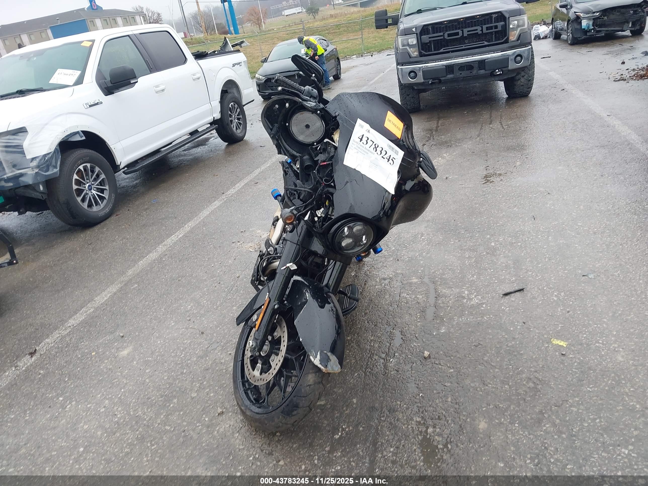 HARLEY-DAVIDSON FLHXS image 5