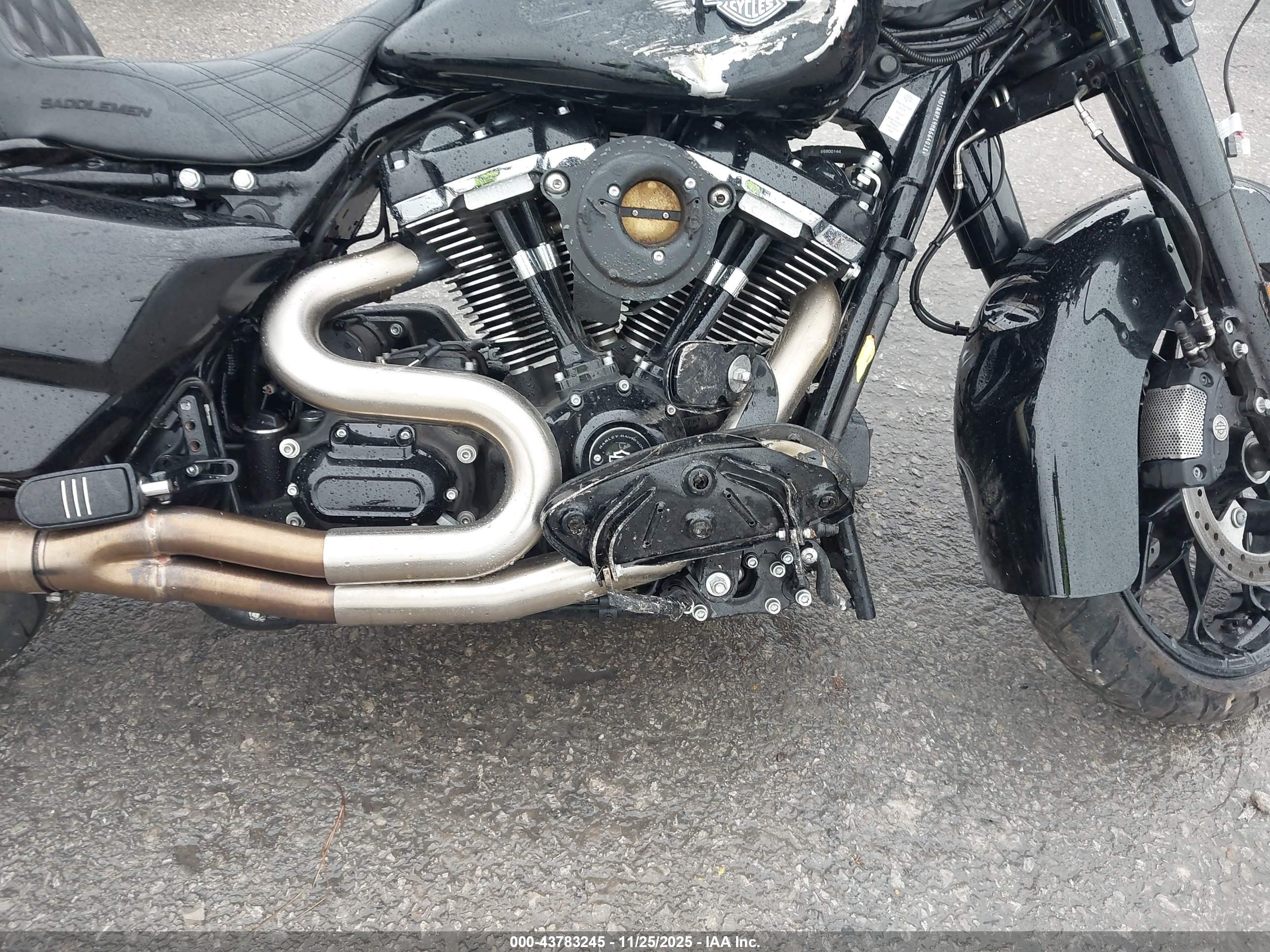 HARLEY-DAVIDSON FLHXS image 8