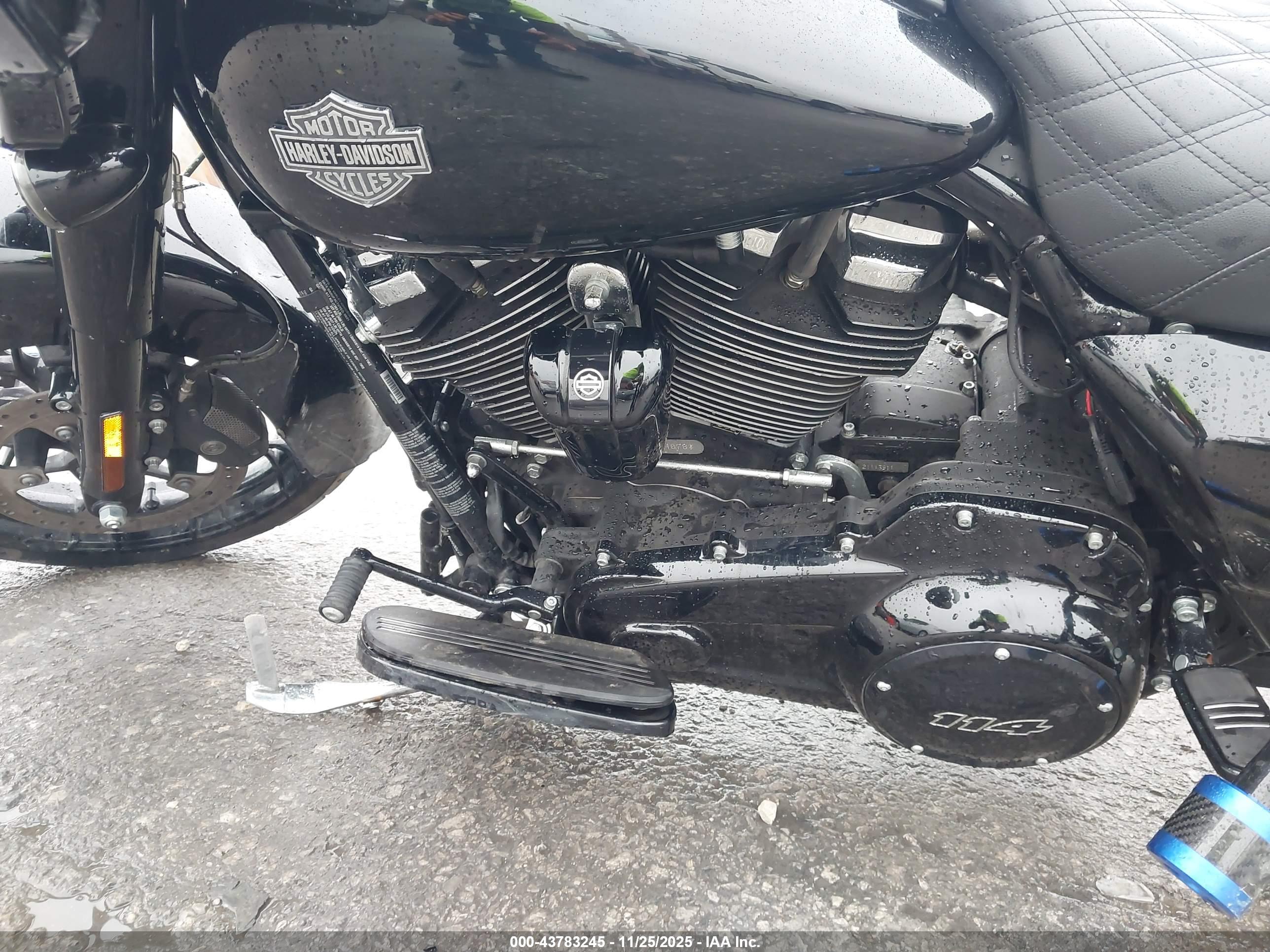HARLEY-DAVIDSON FLHXS image 9