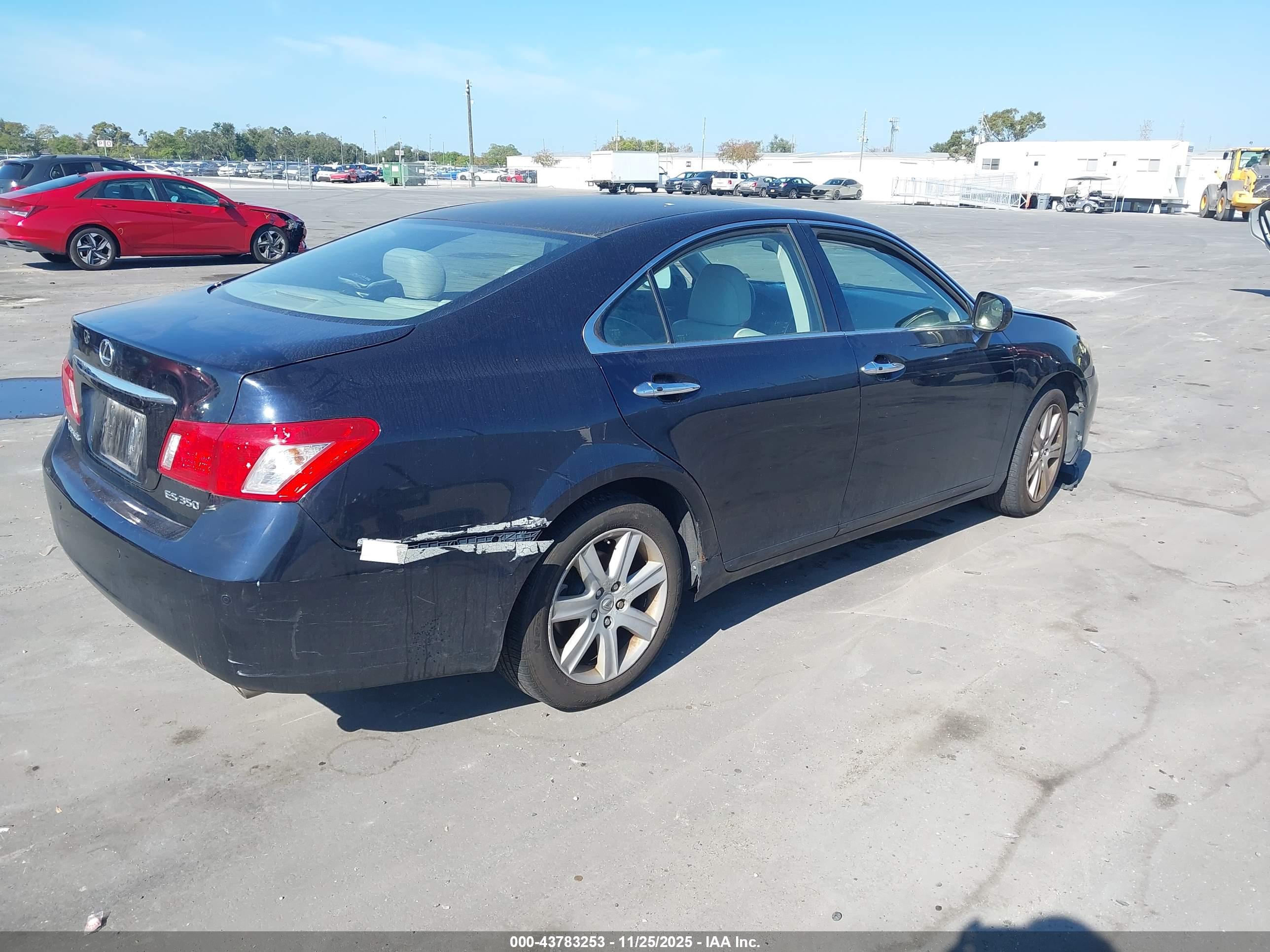 LEXUS ES image 4