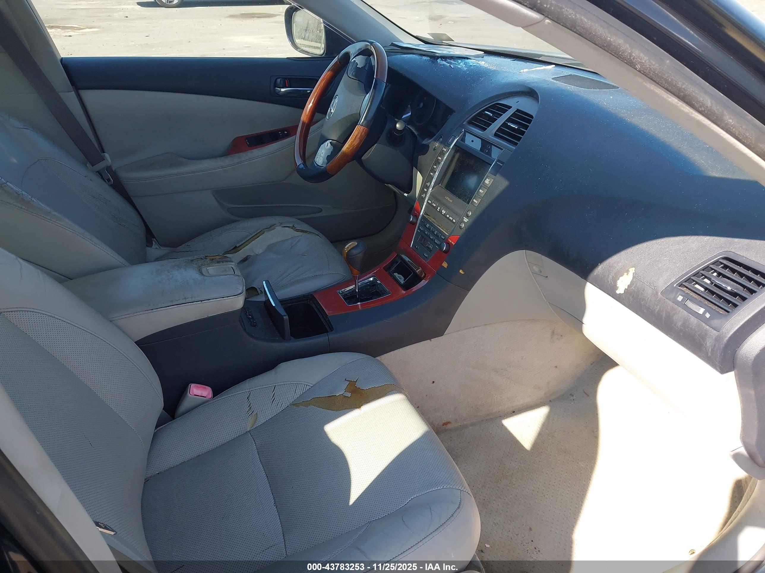LEXUS ES image 5