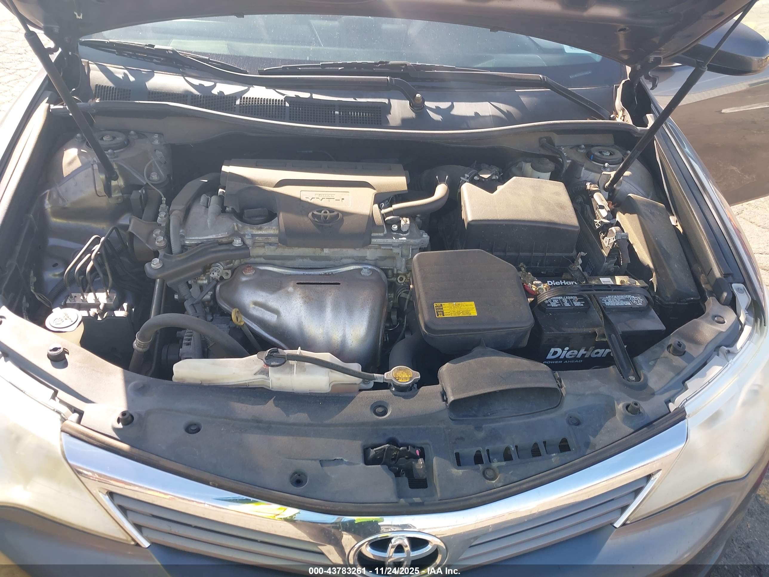 TOYOTA CAMRY image 10