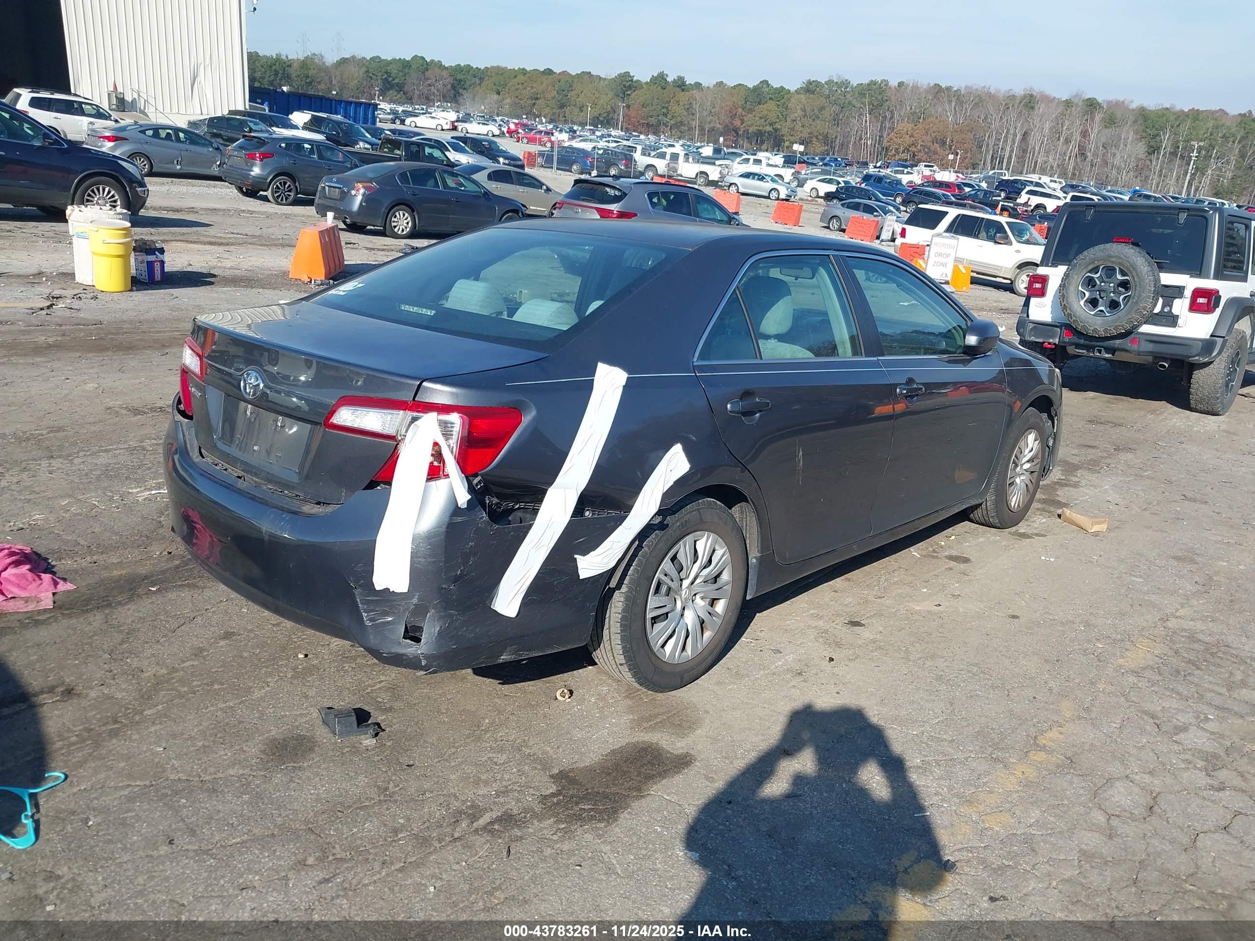 TOYOTA CAMRY image 4