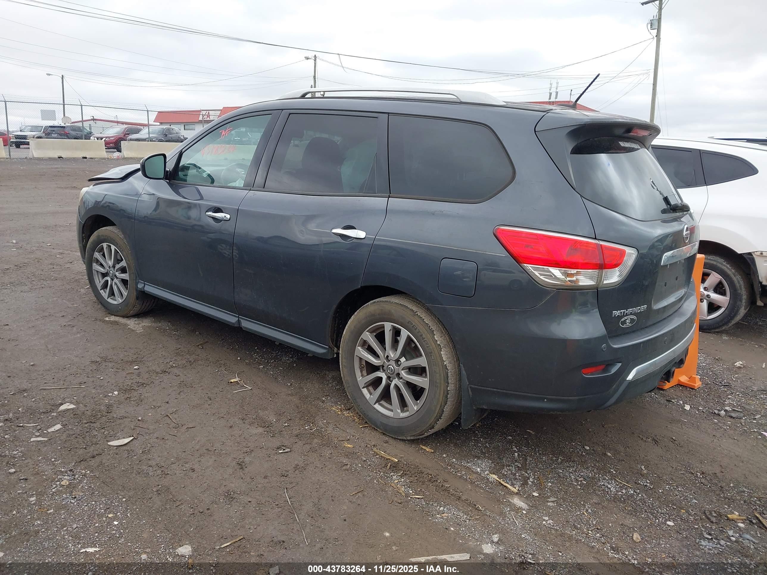 NISSAN PATHFINDER image 3