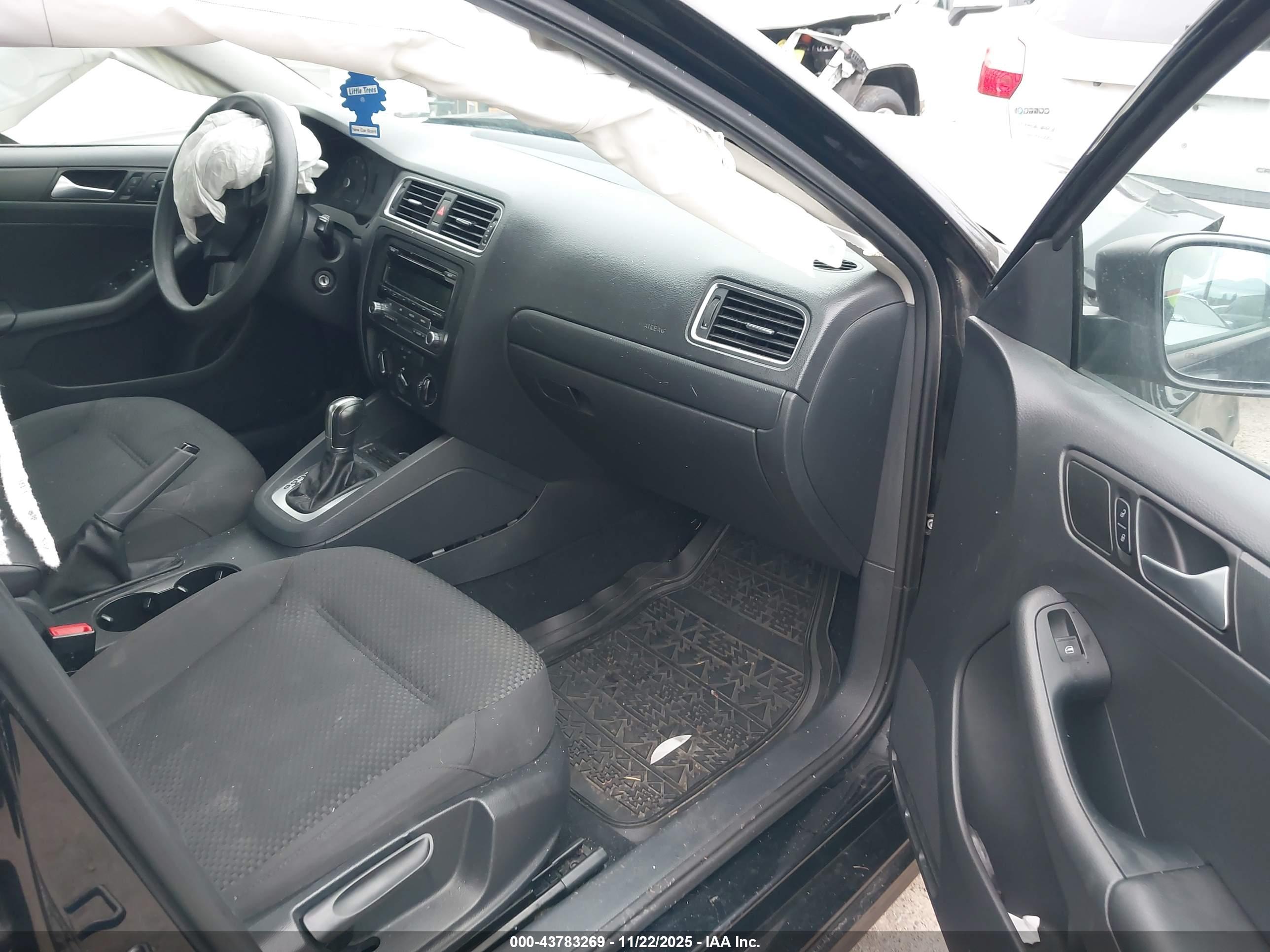 VOLKSWAGEN JETTA image 5