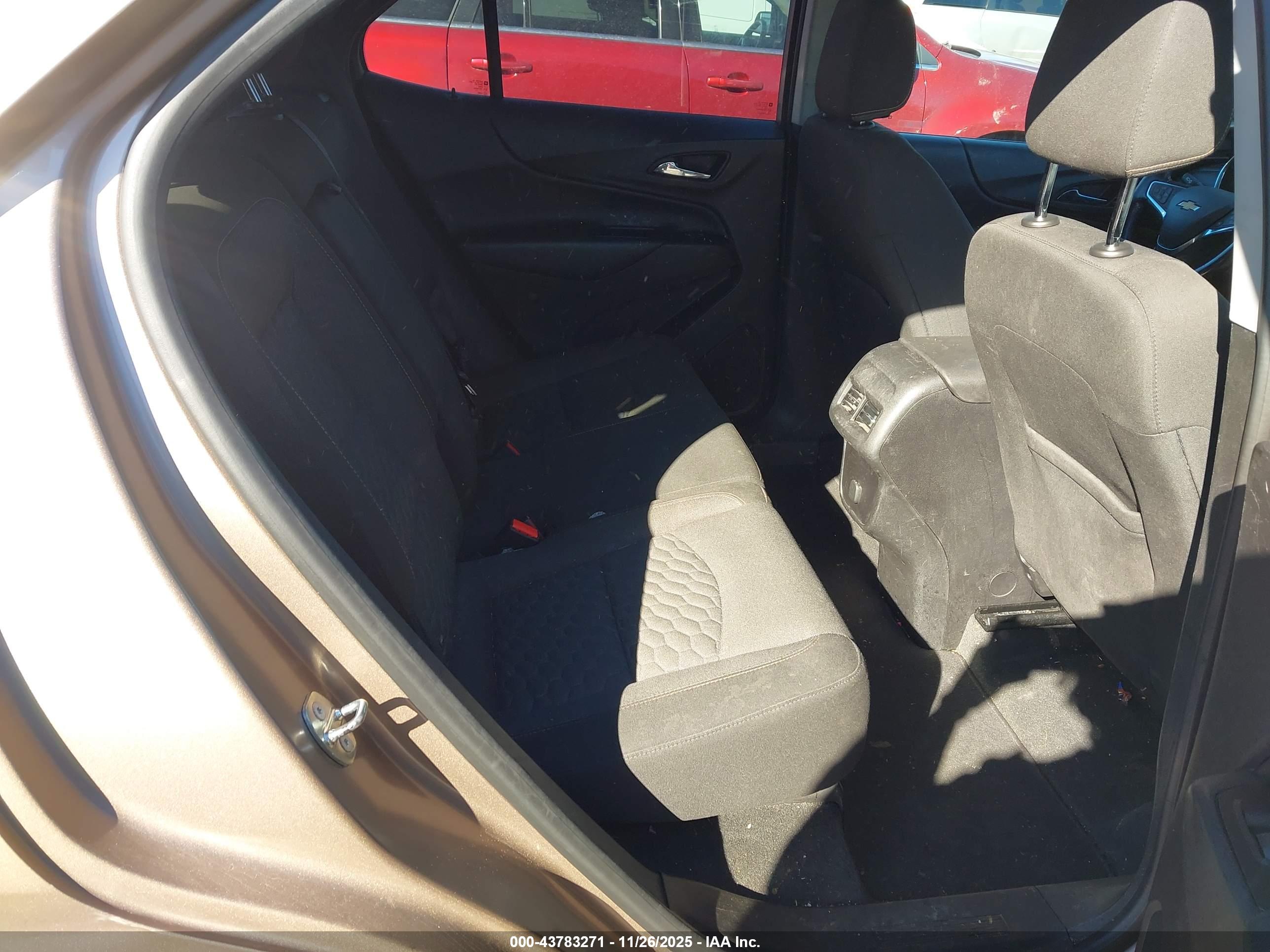 CHEVROLET EQUINOX image 8
