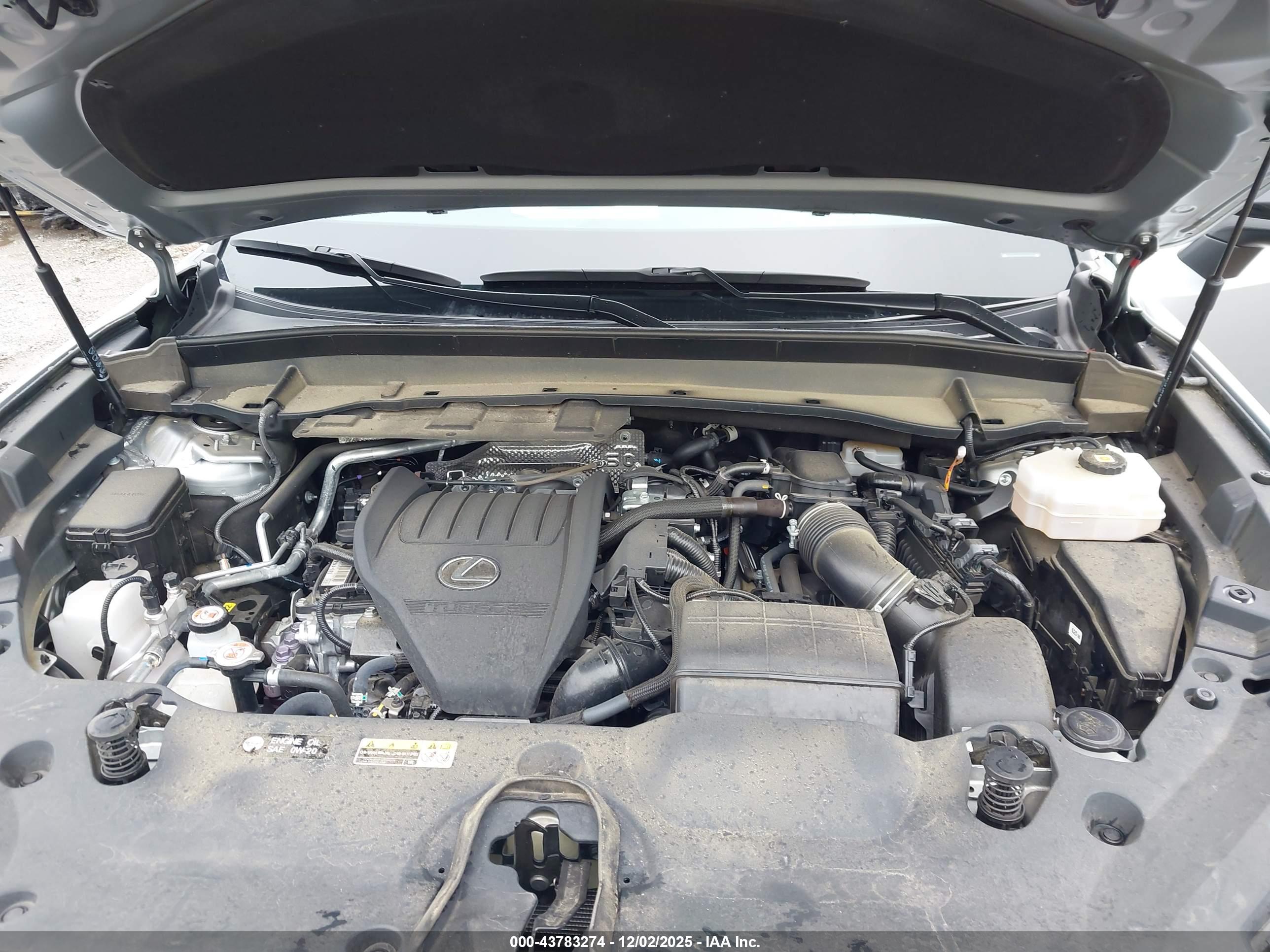 LEXUS TX image 10
